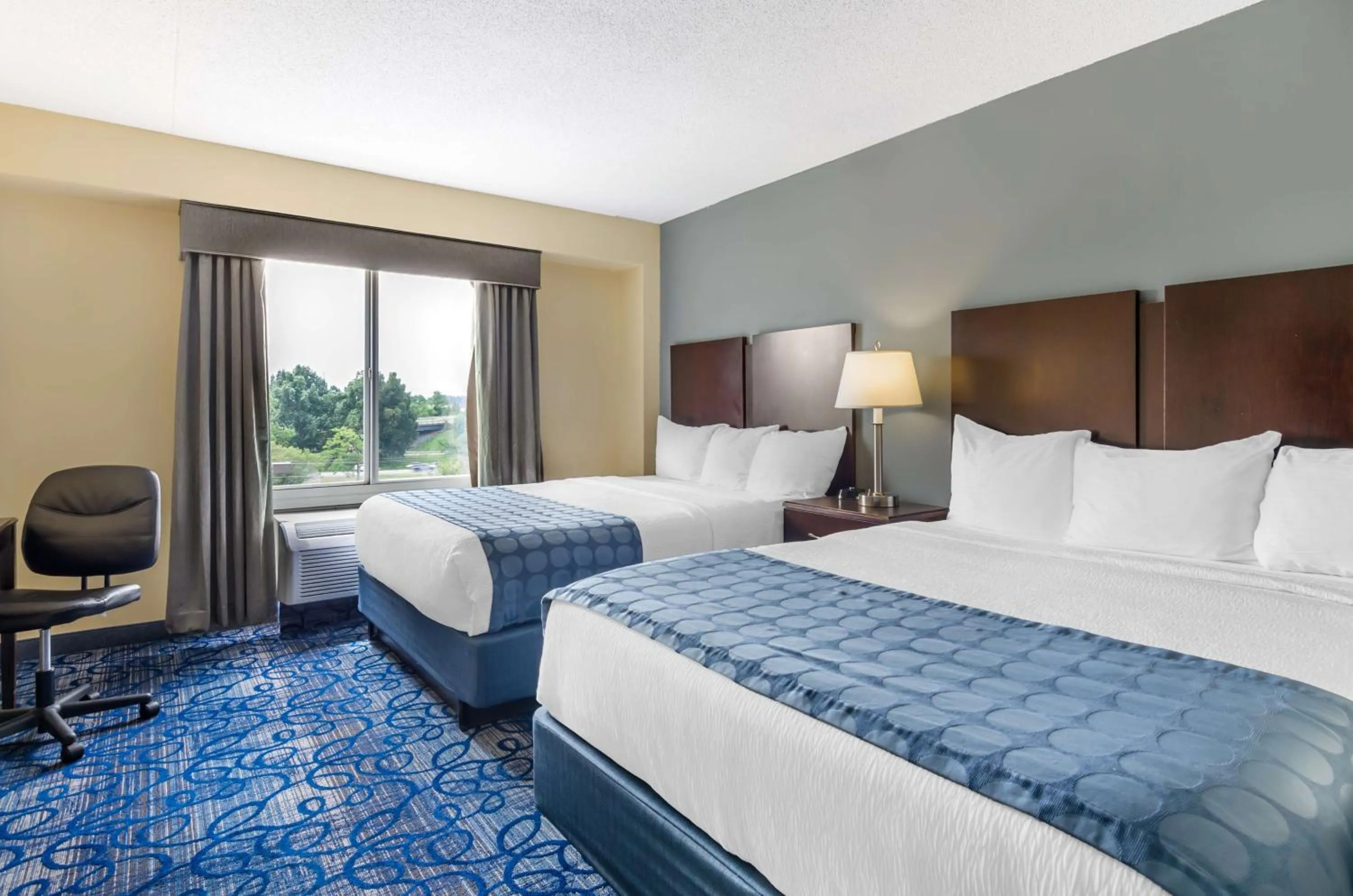 Bedroom, Bed in Best Western Plus Waynesboro
