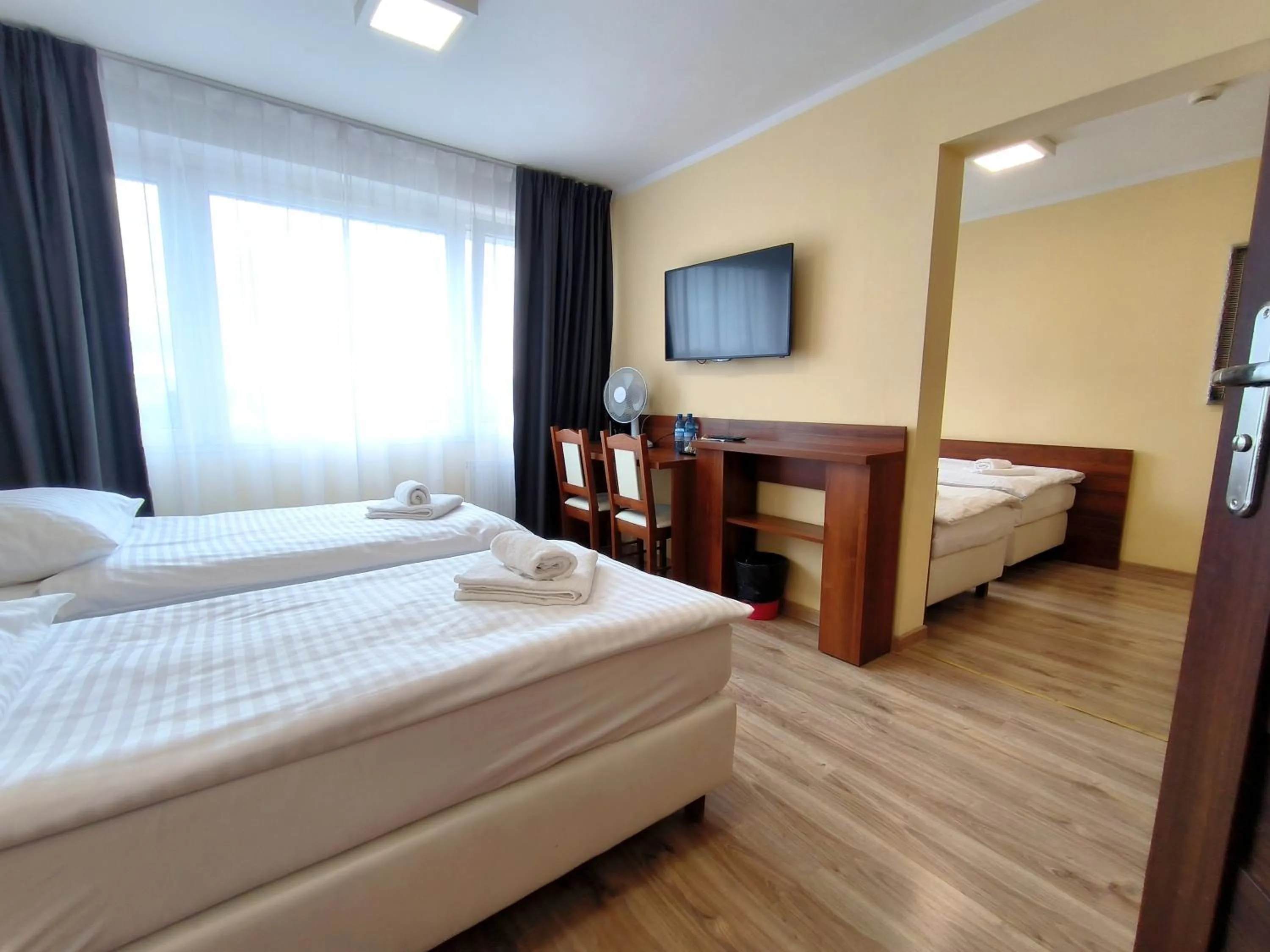 Photo of the whole room, Bed in Hotel SiLL