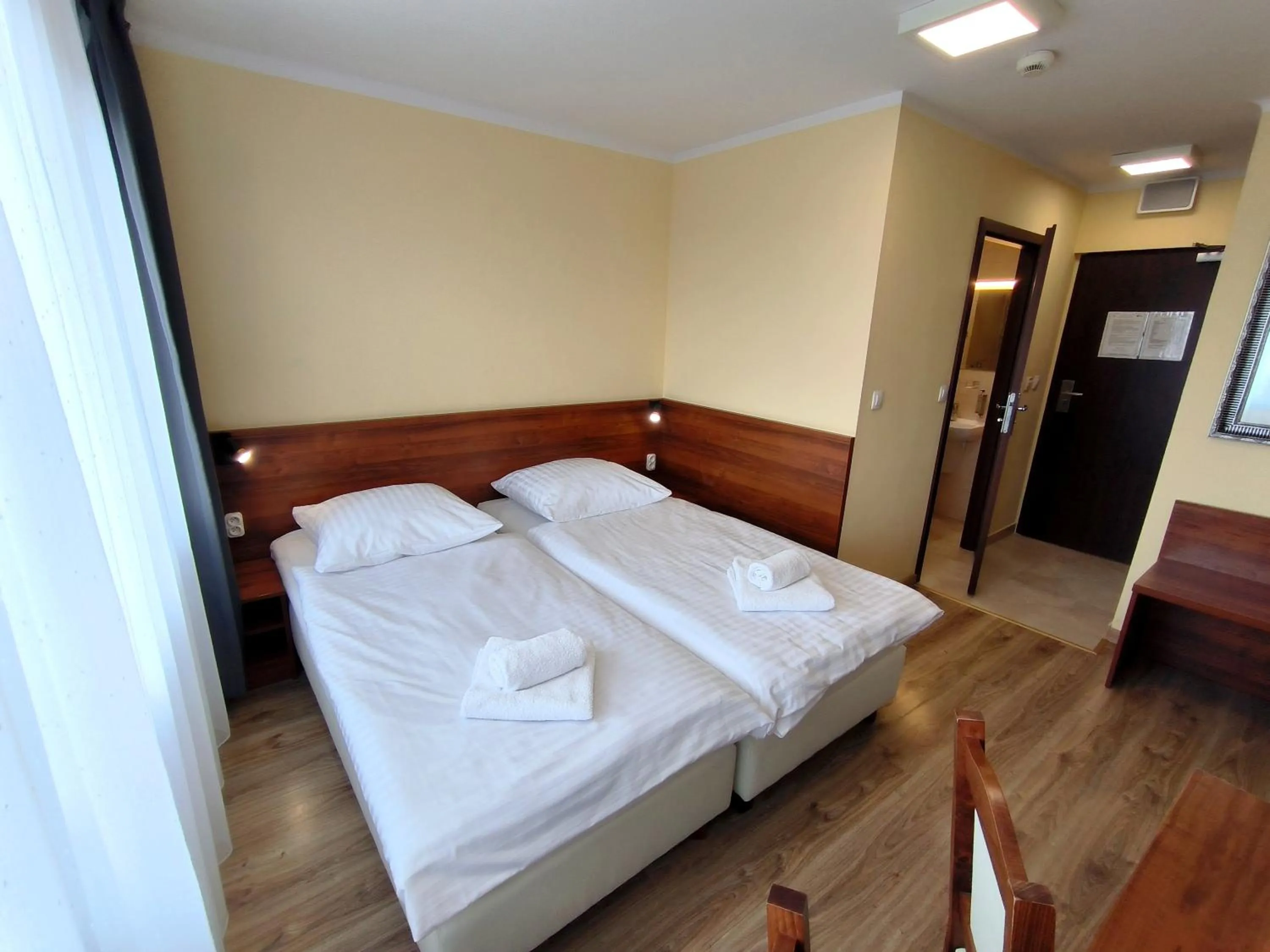 Photo of the whole room, Bed in Hotel SiLL