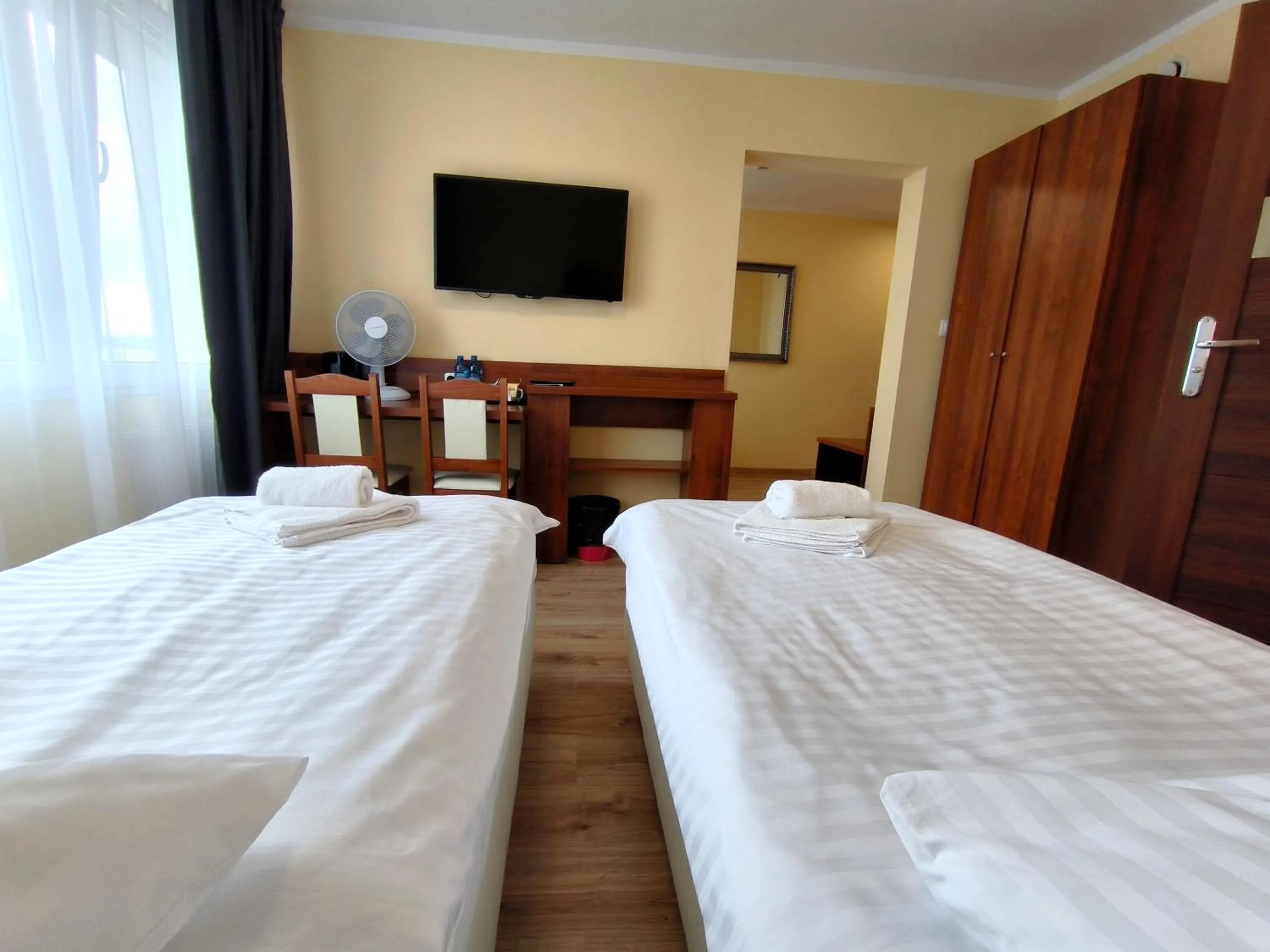 Photo of the whole room, Bed in Hotel SiLL