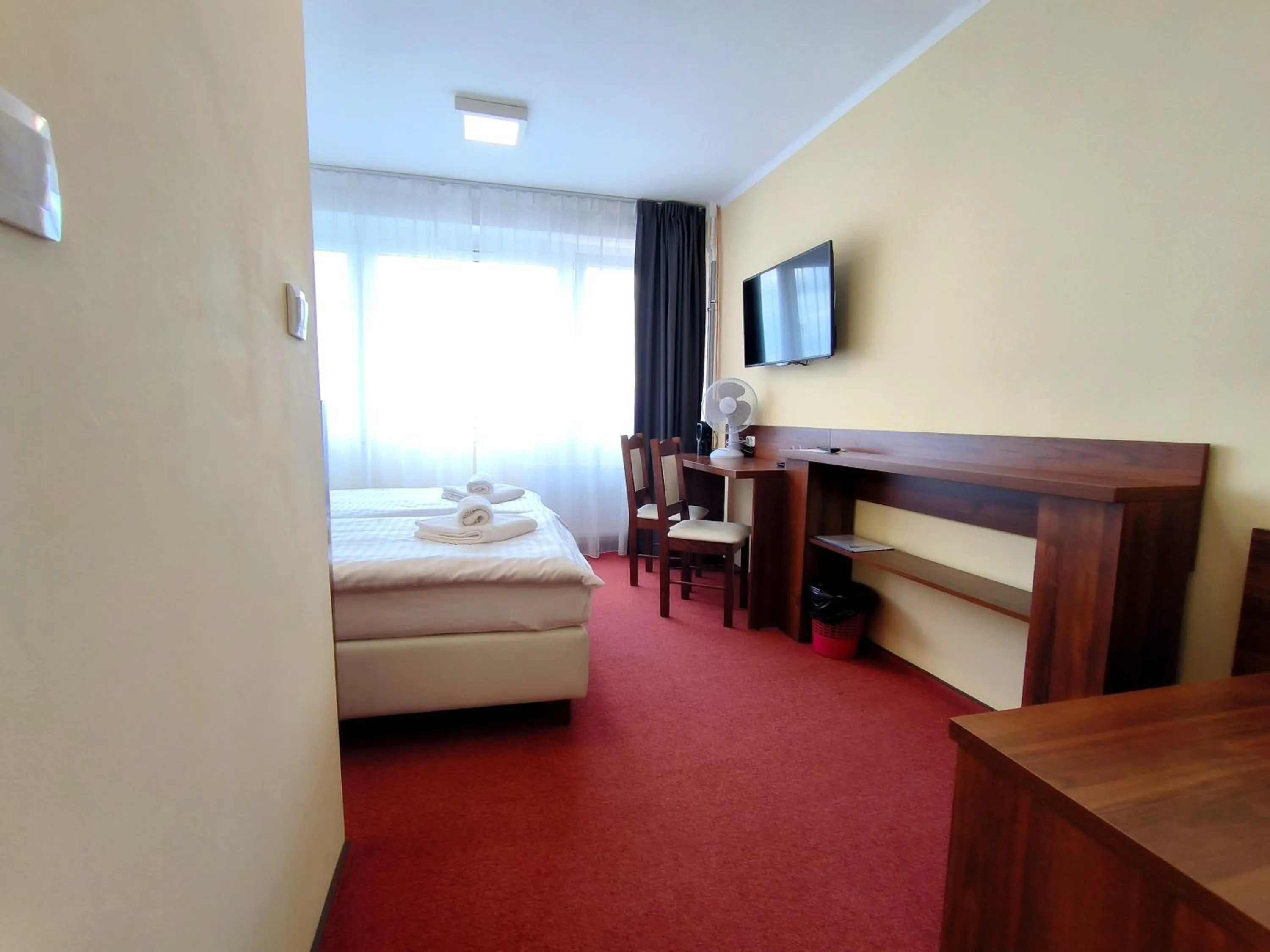 Photo of the whole room, Bed in Hotel SiLL