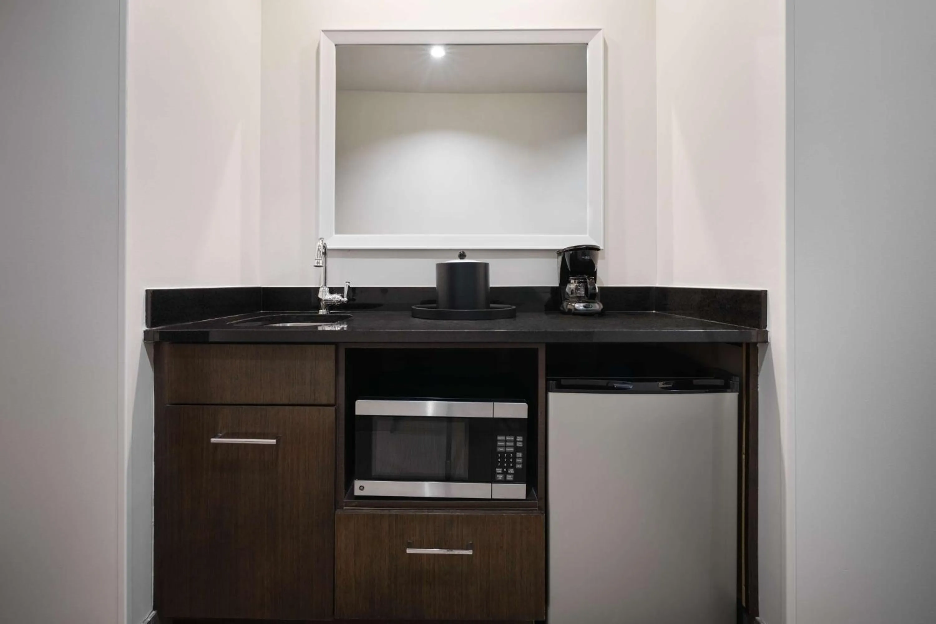 Photo of the whole room in Hampton Inn & Suites Denver Downtown Convention Center