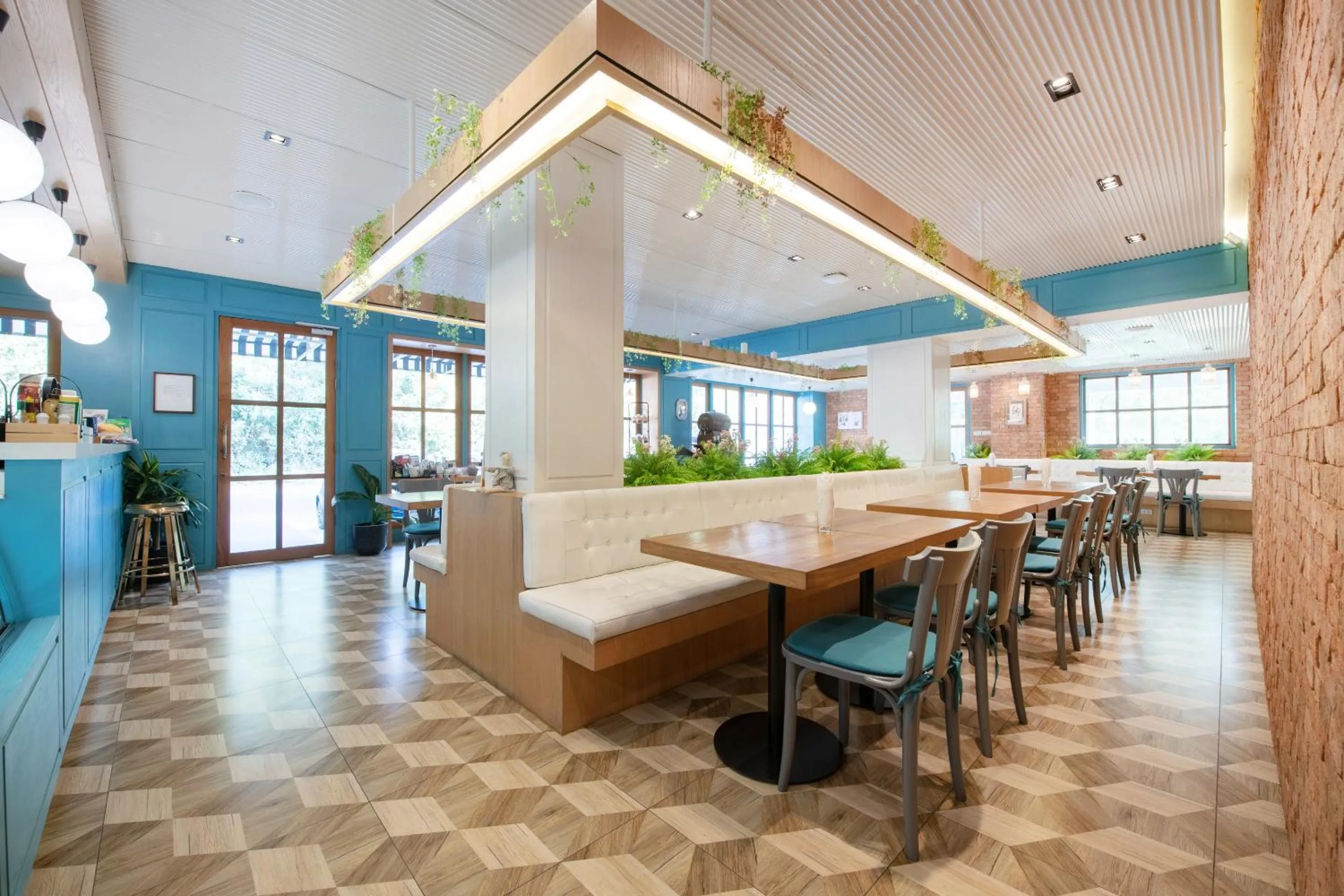 Restaurant/places to eat in Blooming Hill Boutique Suites