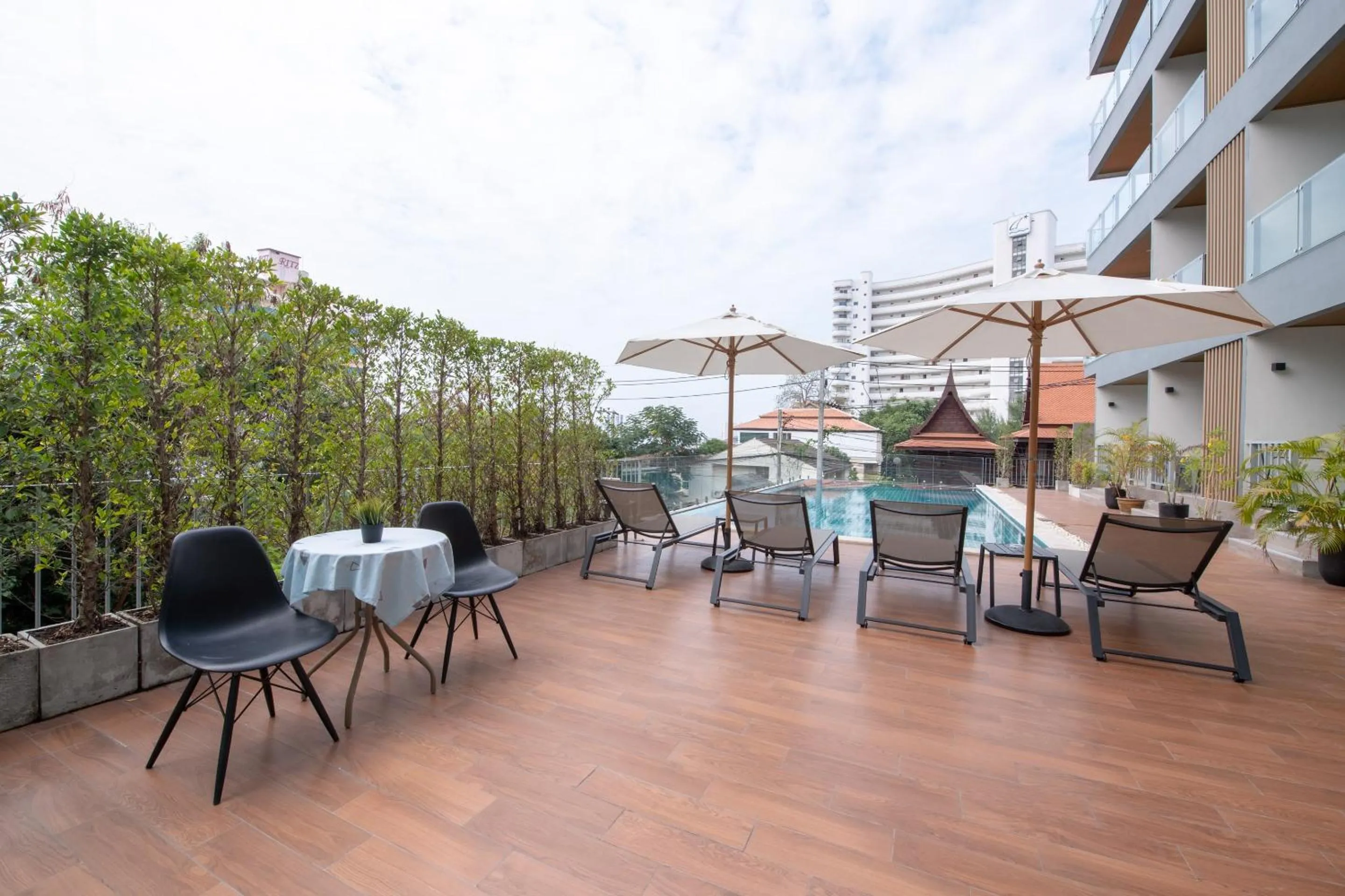 Swimming pool in Blooming Hill Boutique Suites
