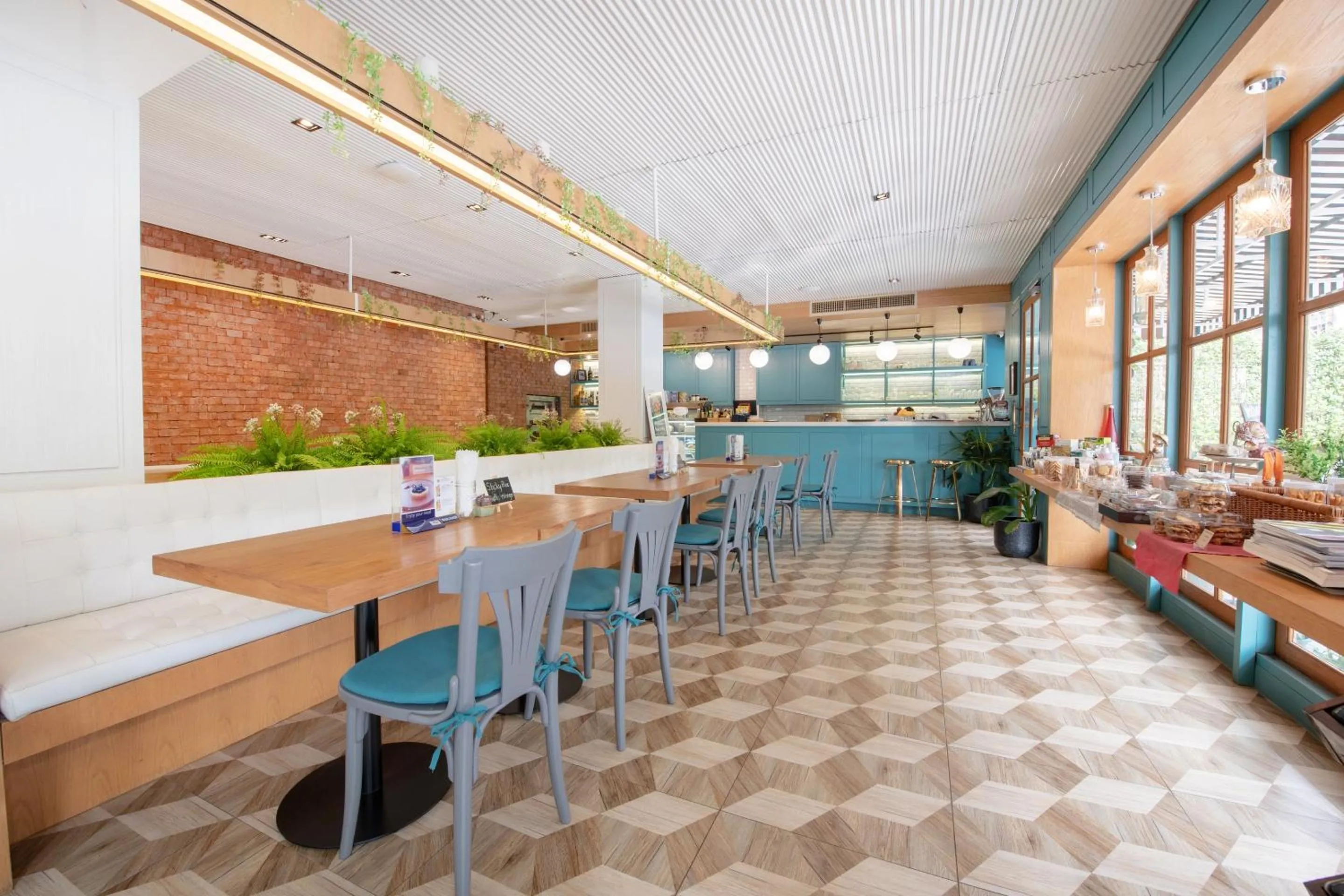 Restaurant/places to eat in Blooming Hill Boutique Suites