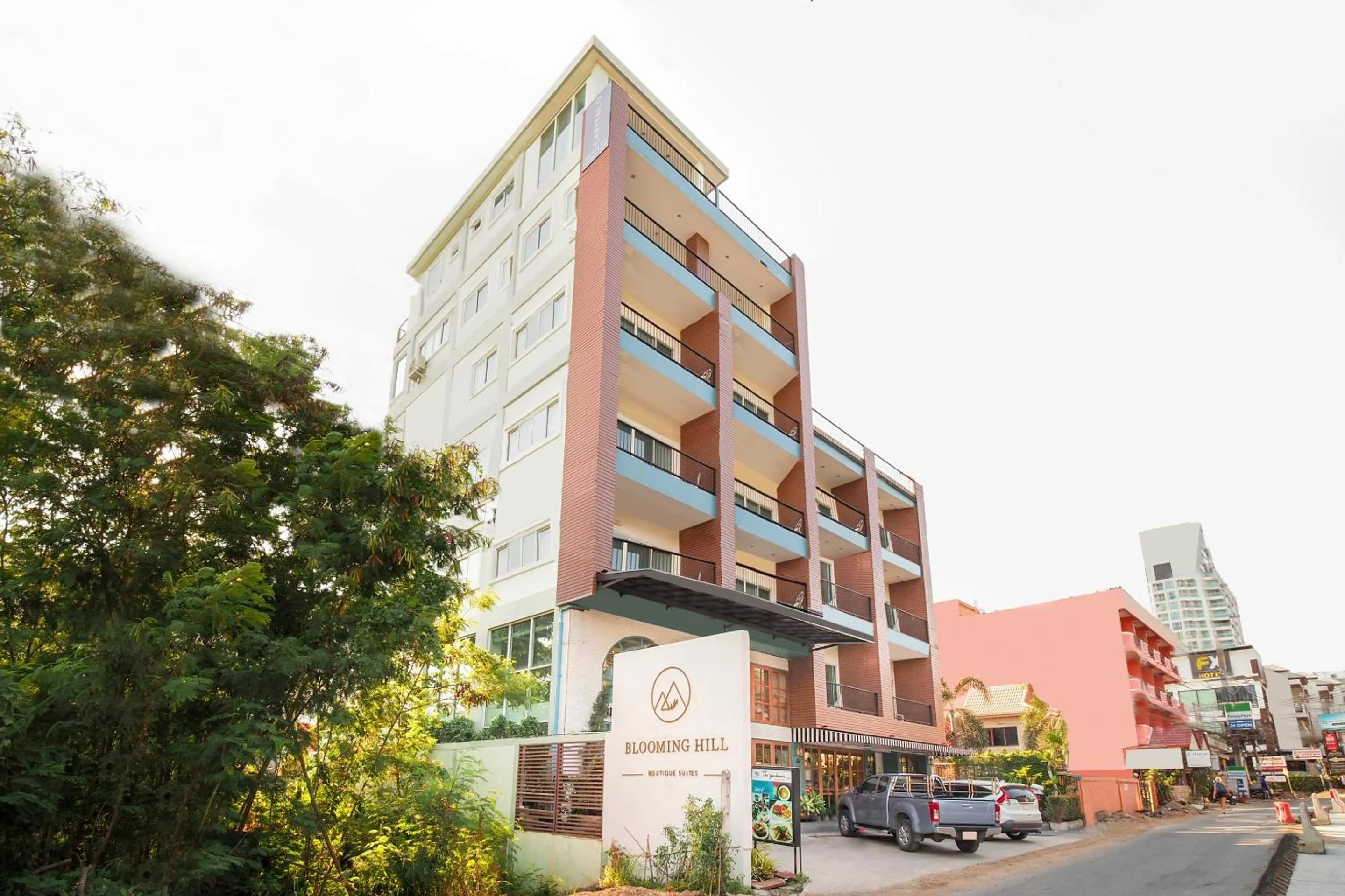 Facade/entrance in Blooming Hill Boutique Suites