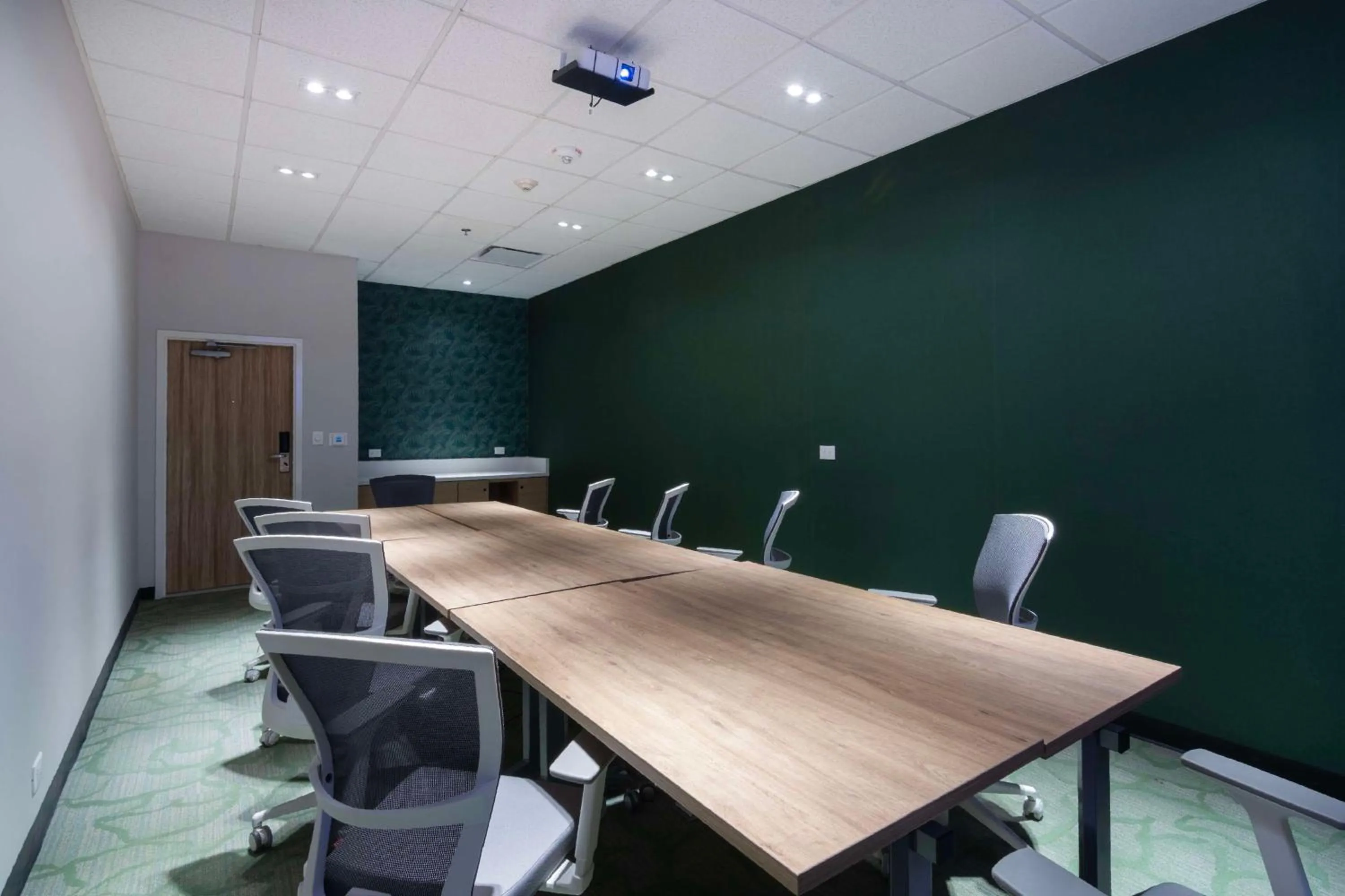 Meeting/conference room in Hampton by Hilton Saltillo Zona Aeropuerto