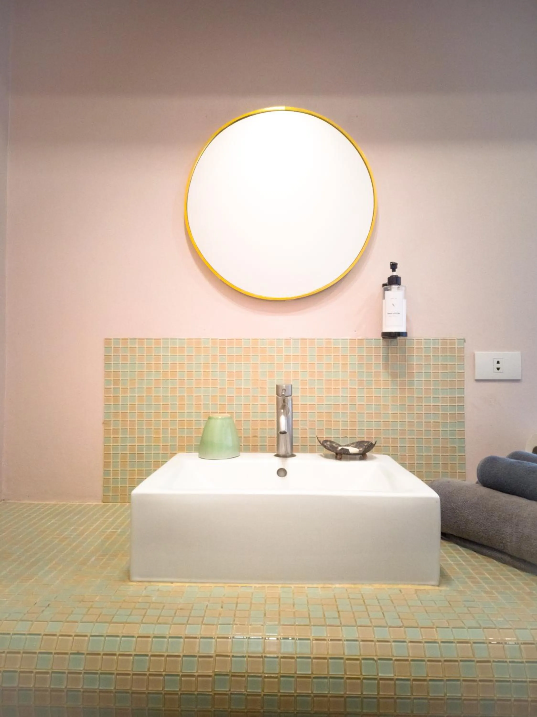 Bed in Le Divine Comedie Beach Resort