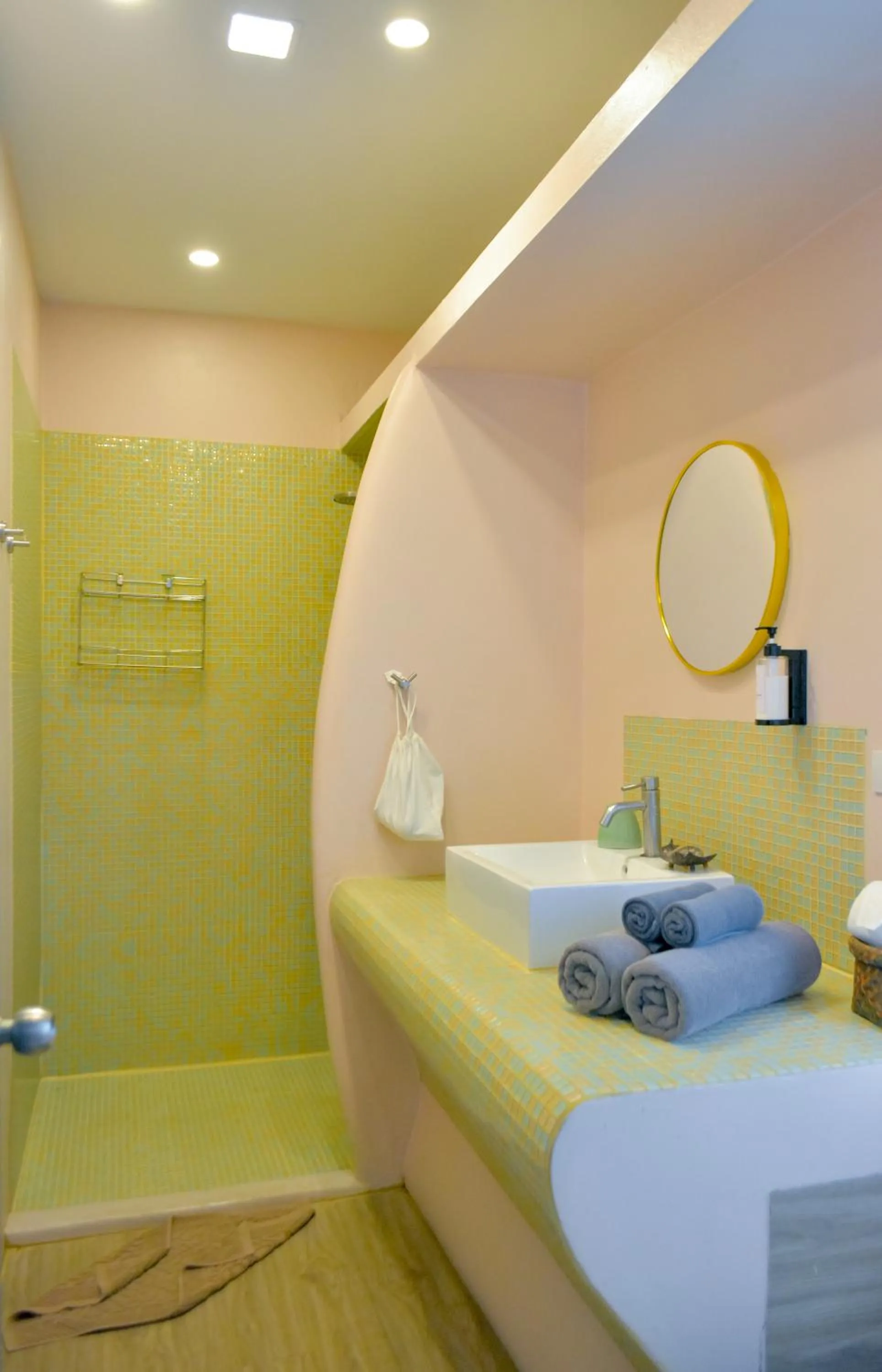 Bed in Le Divine Comedie Beach Resort