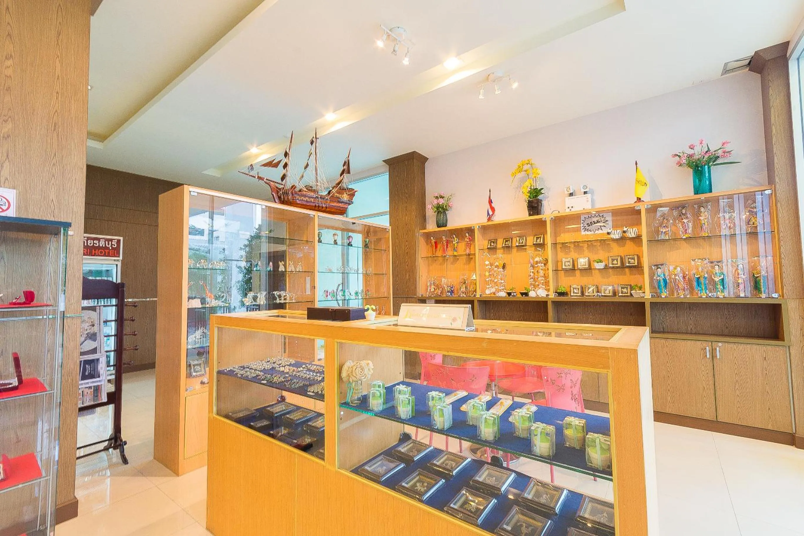 On-site shops in SinKiat Buri Hotel