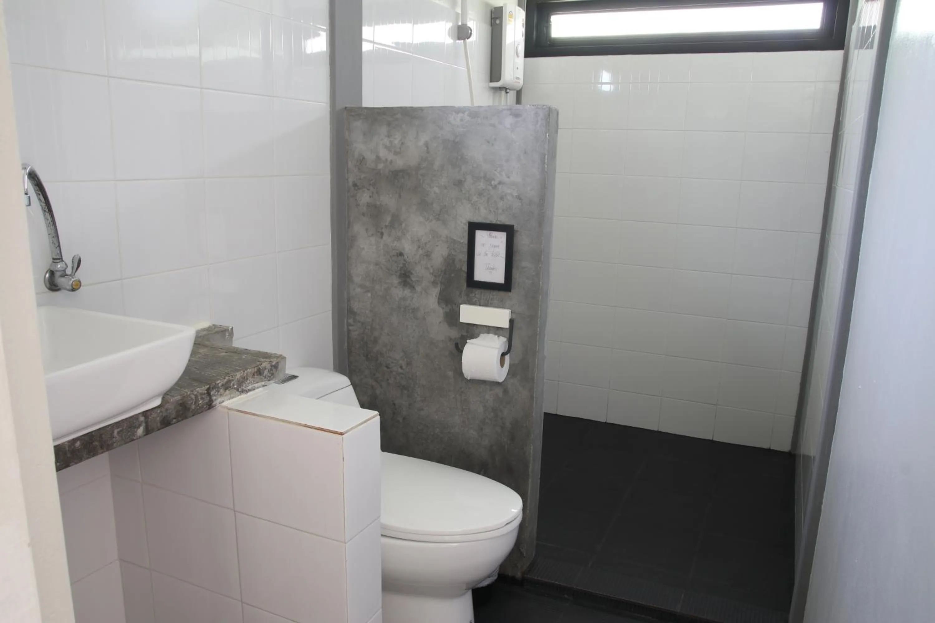 Bathroom in Lazy Republique