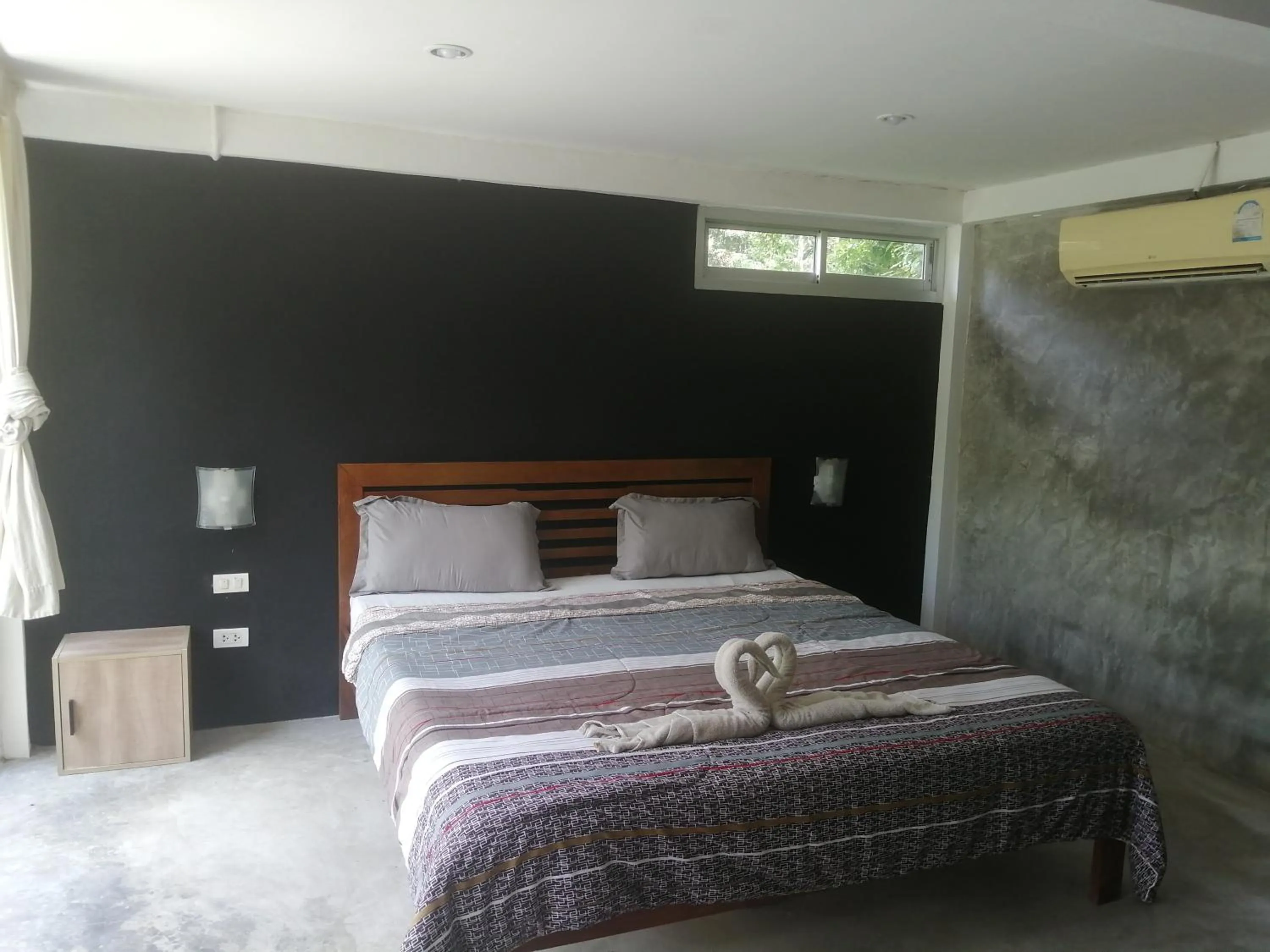 Bedroom, Bed in Lazy Republique