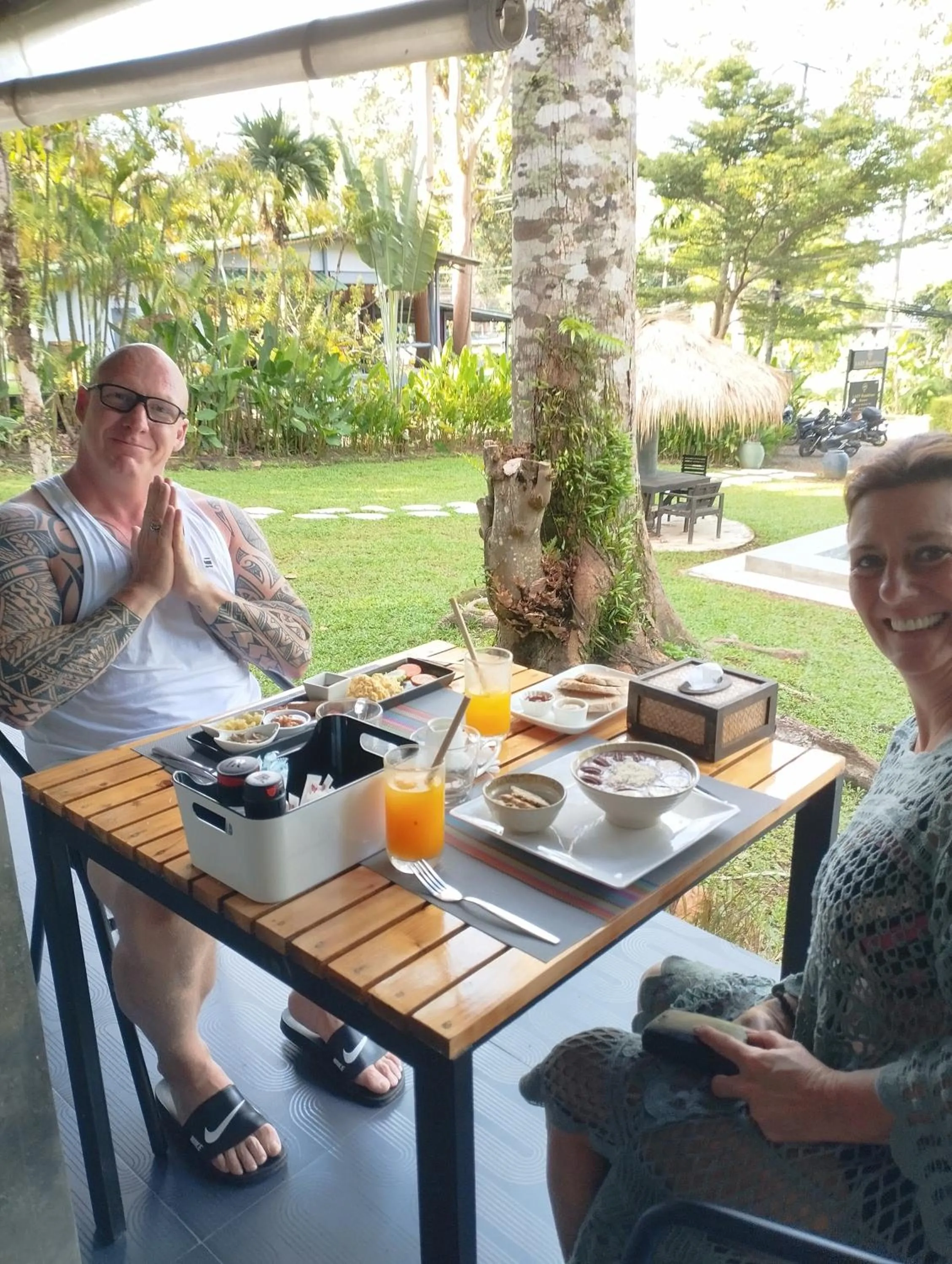 People in Lazy Republique