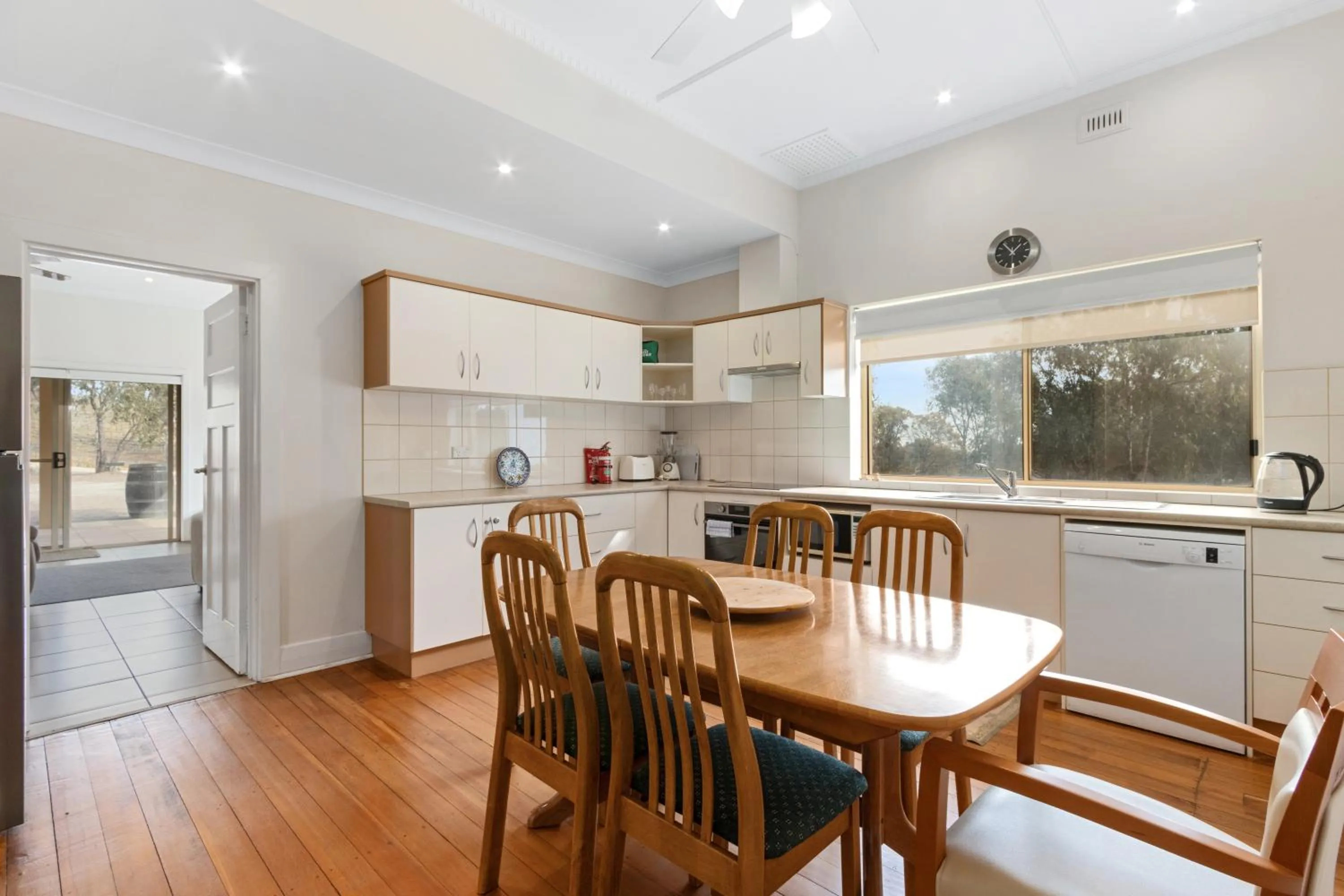 Kitchen or kitchenette in Lambert Estate Retreat