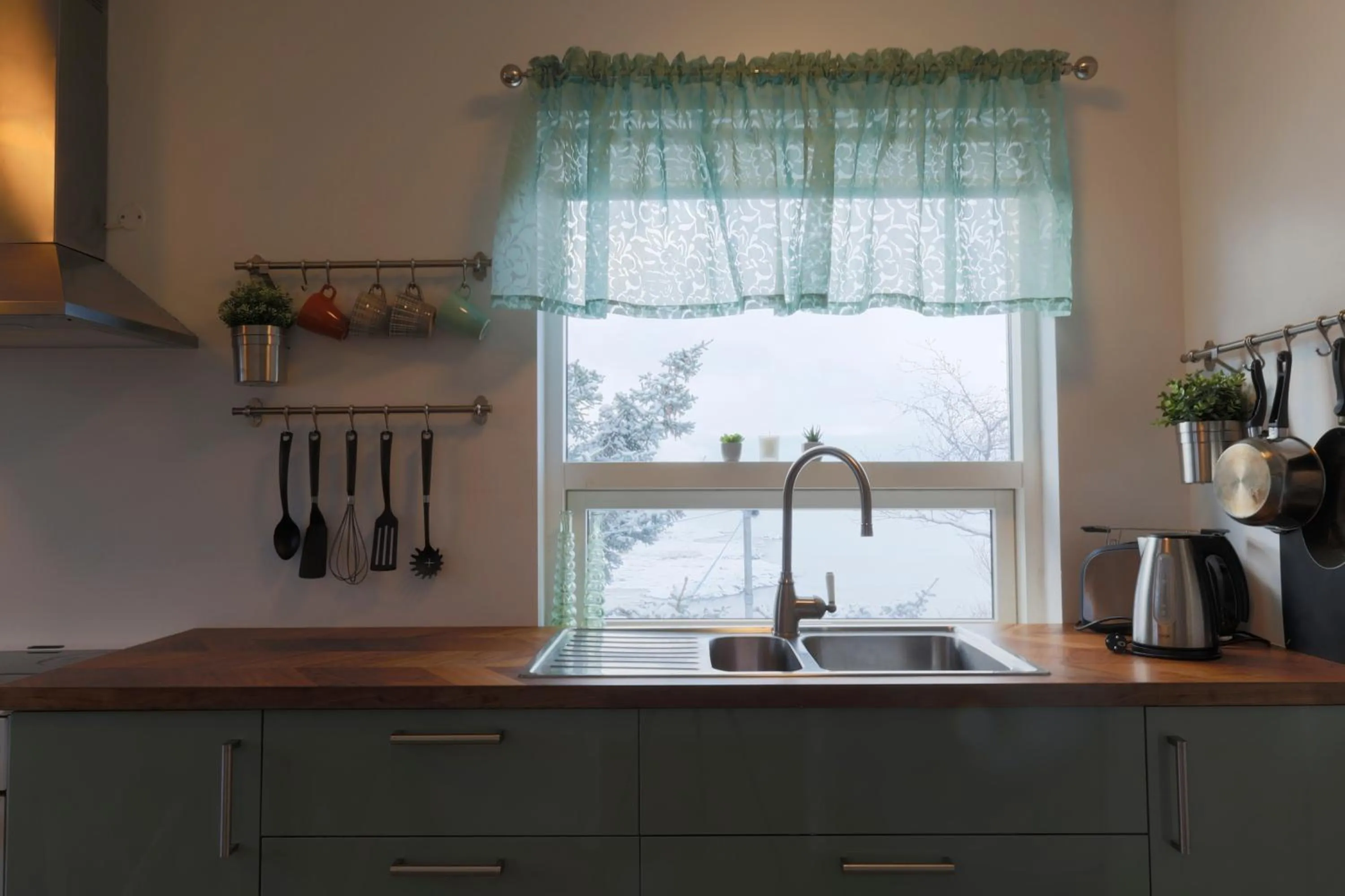 Kitchen or kitchenette in The apartment - Öbbuhús