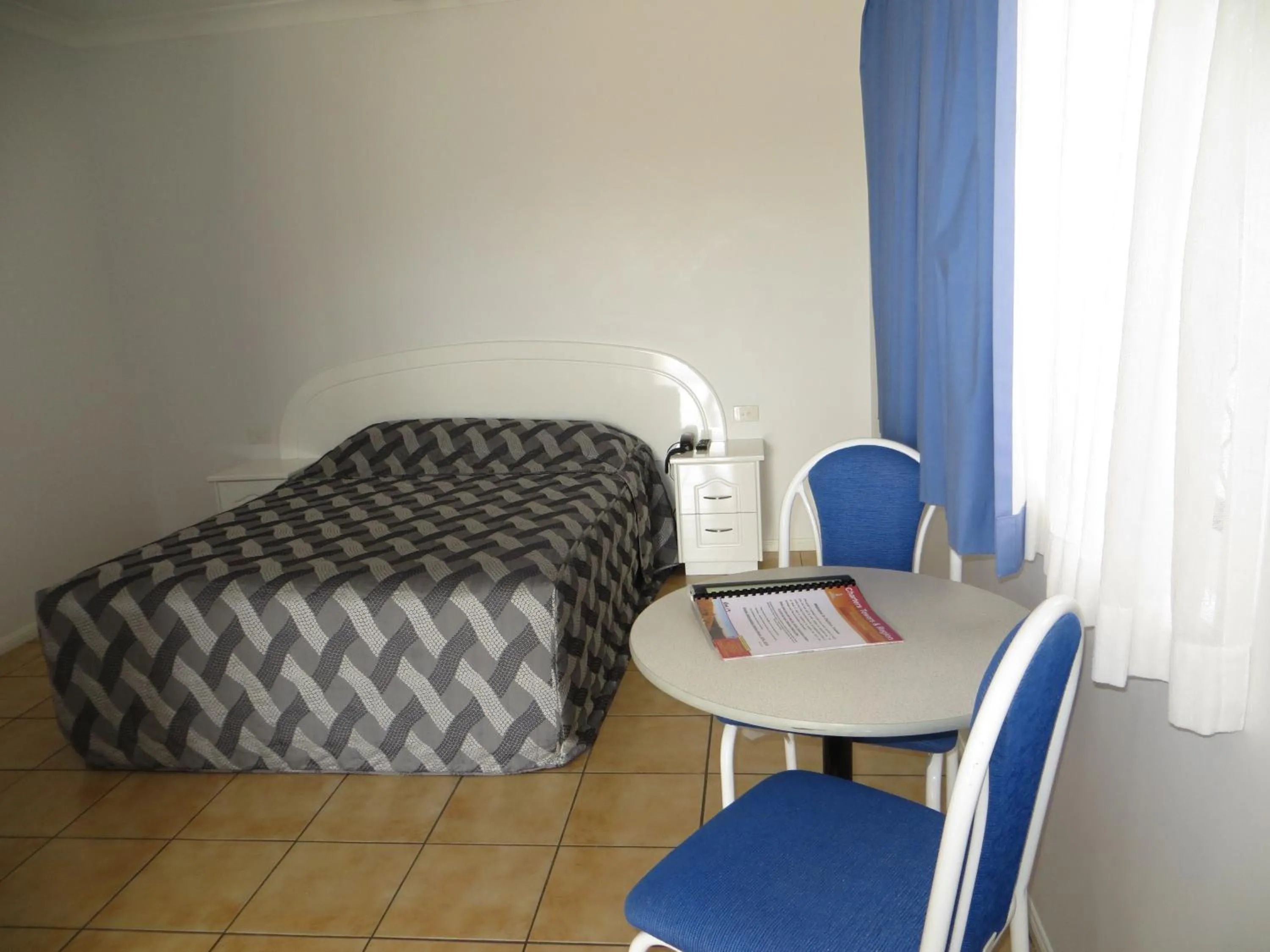 Dining area in Heritage Lodge Motel
