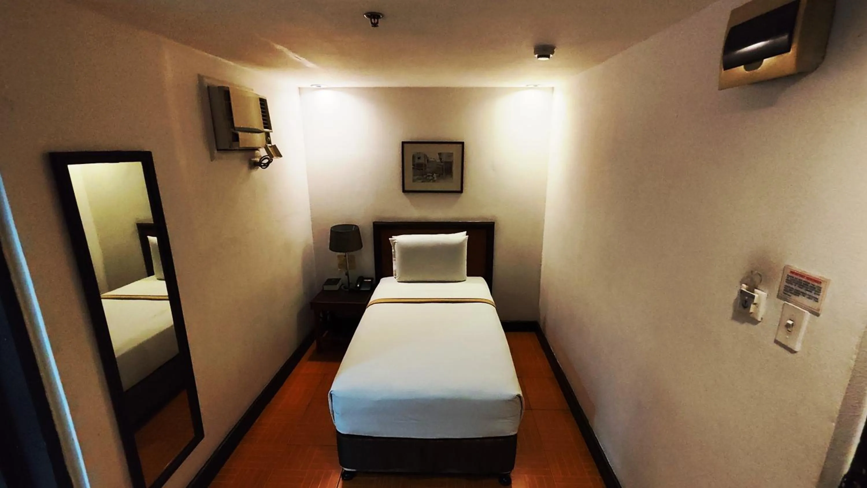 Bed in Rajah Park Hotel by Hiverooms