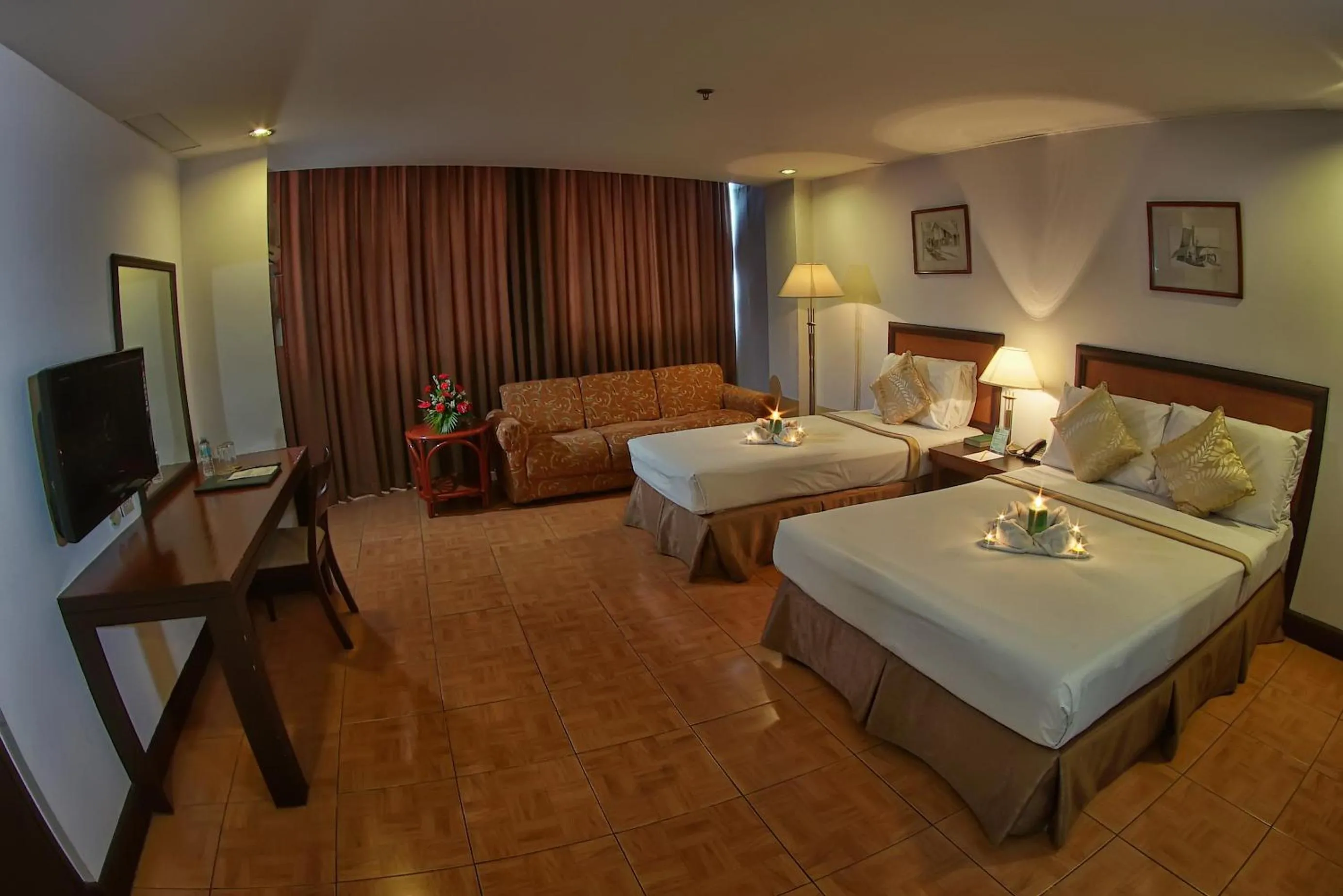 Bedroom, Bed in Rajah Park Hotel by Hiverooms