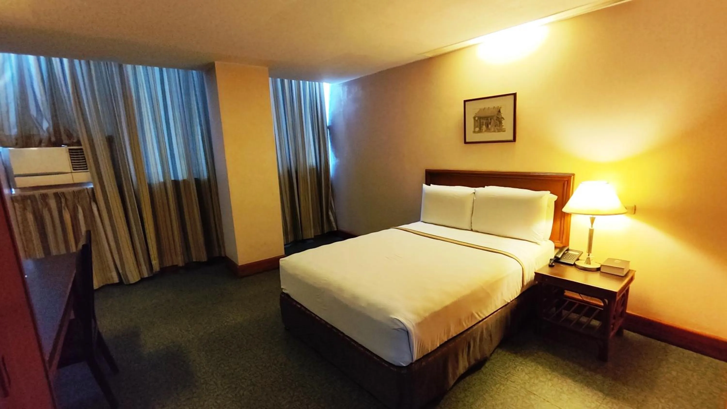 Bed in Rajah Park Hotel by Hiverooms