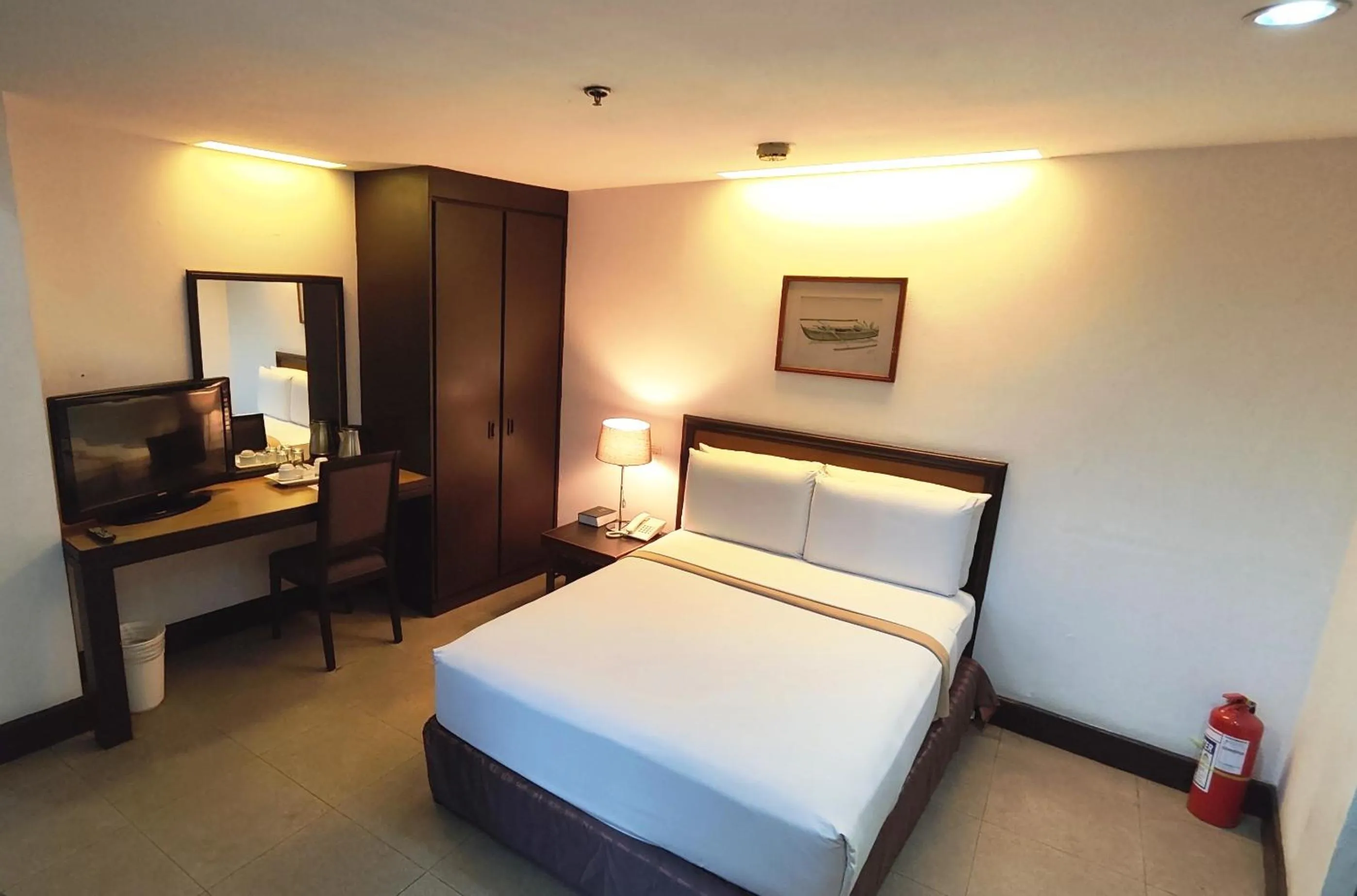 Bed in Rajah Park Hotel by Hiverooms