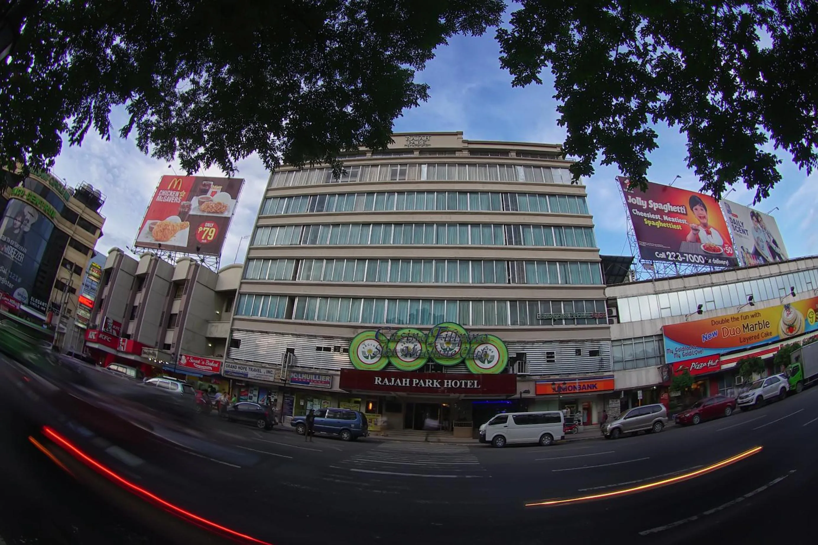 Facade/entrance in Rajah Park Hotel by Hiverooms