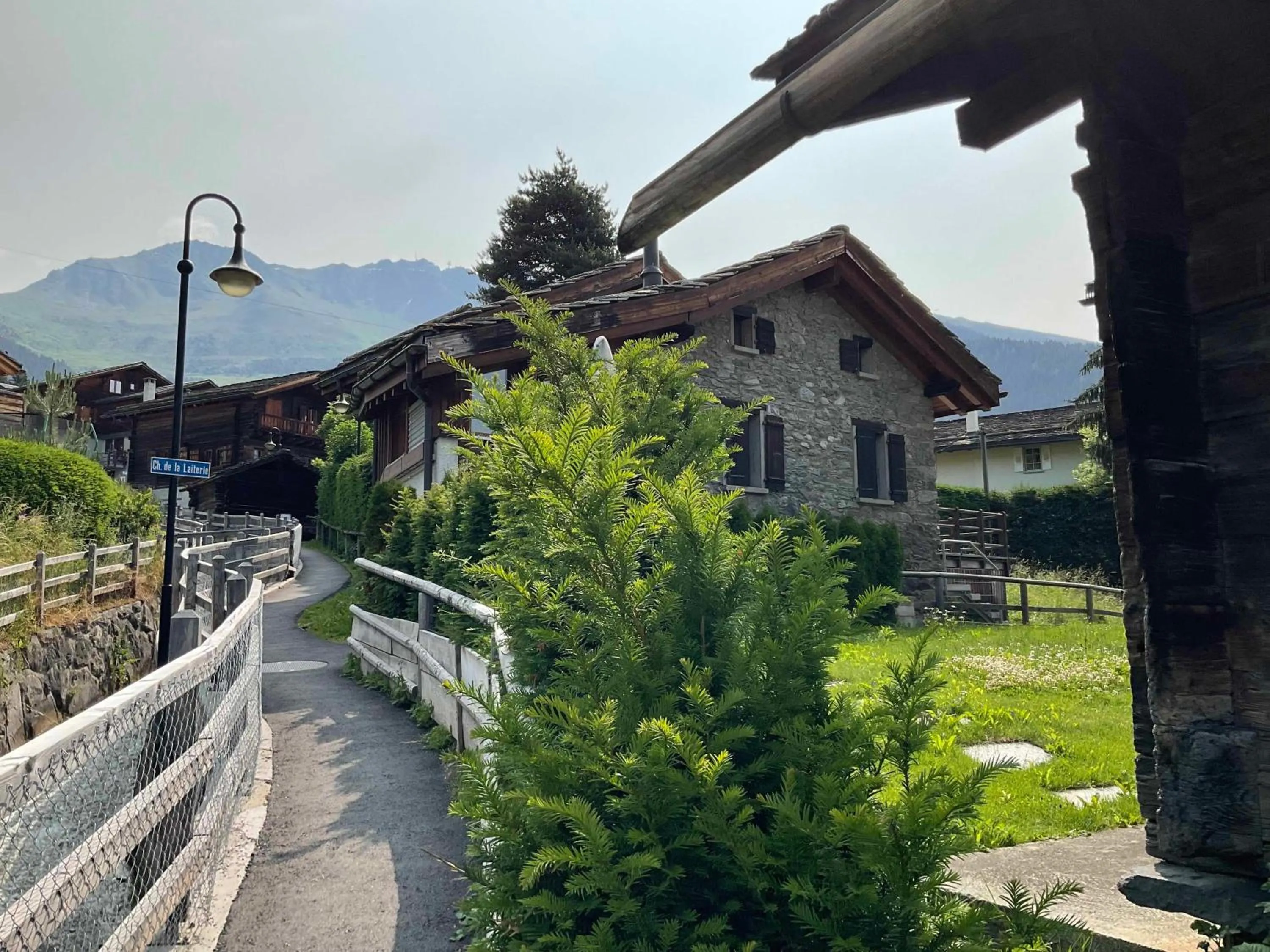Property building in Hotel les Touristes