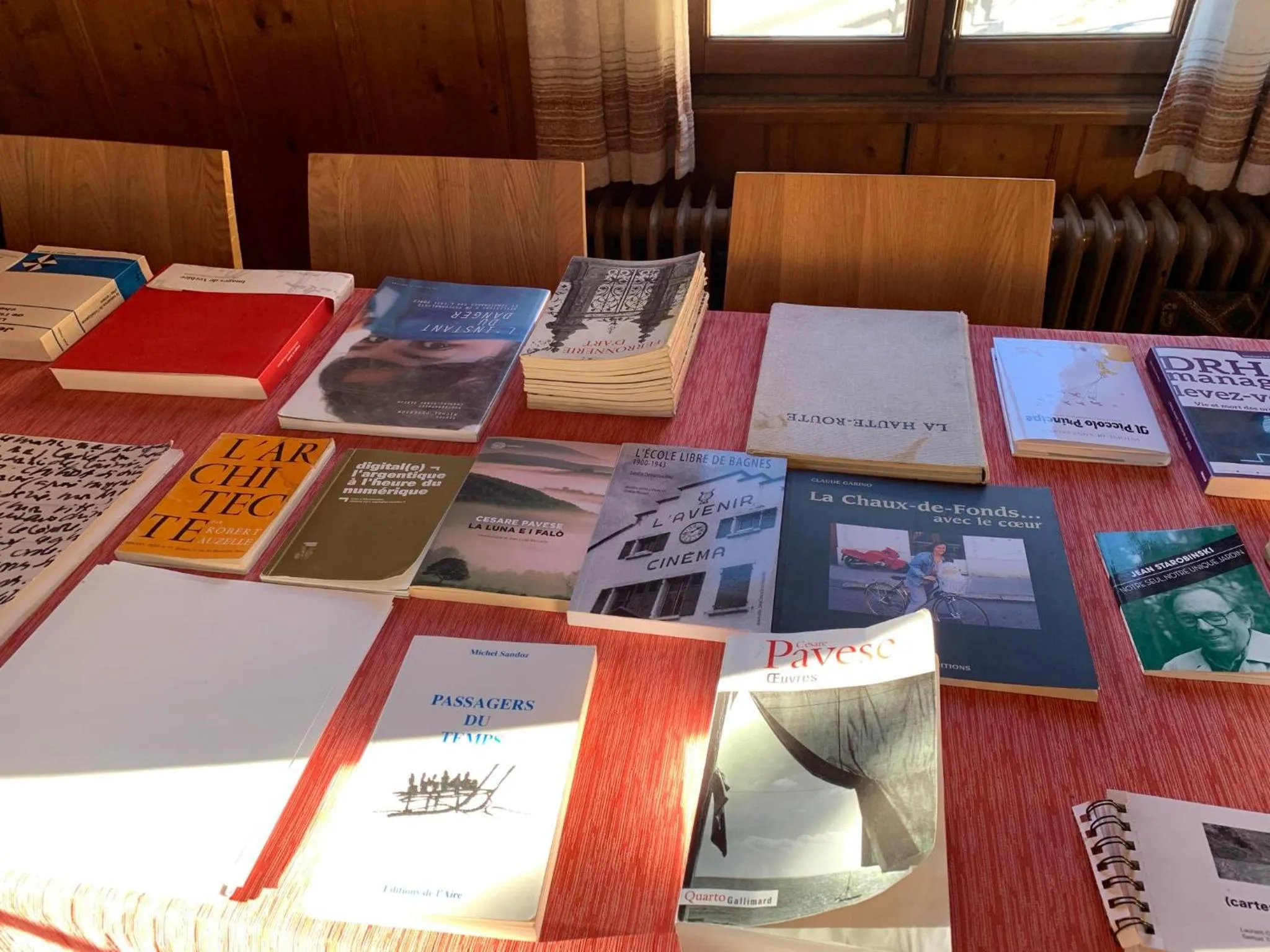 Communal lounge/ TV room in Hotel les Touristes