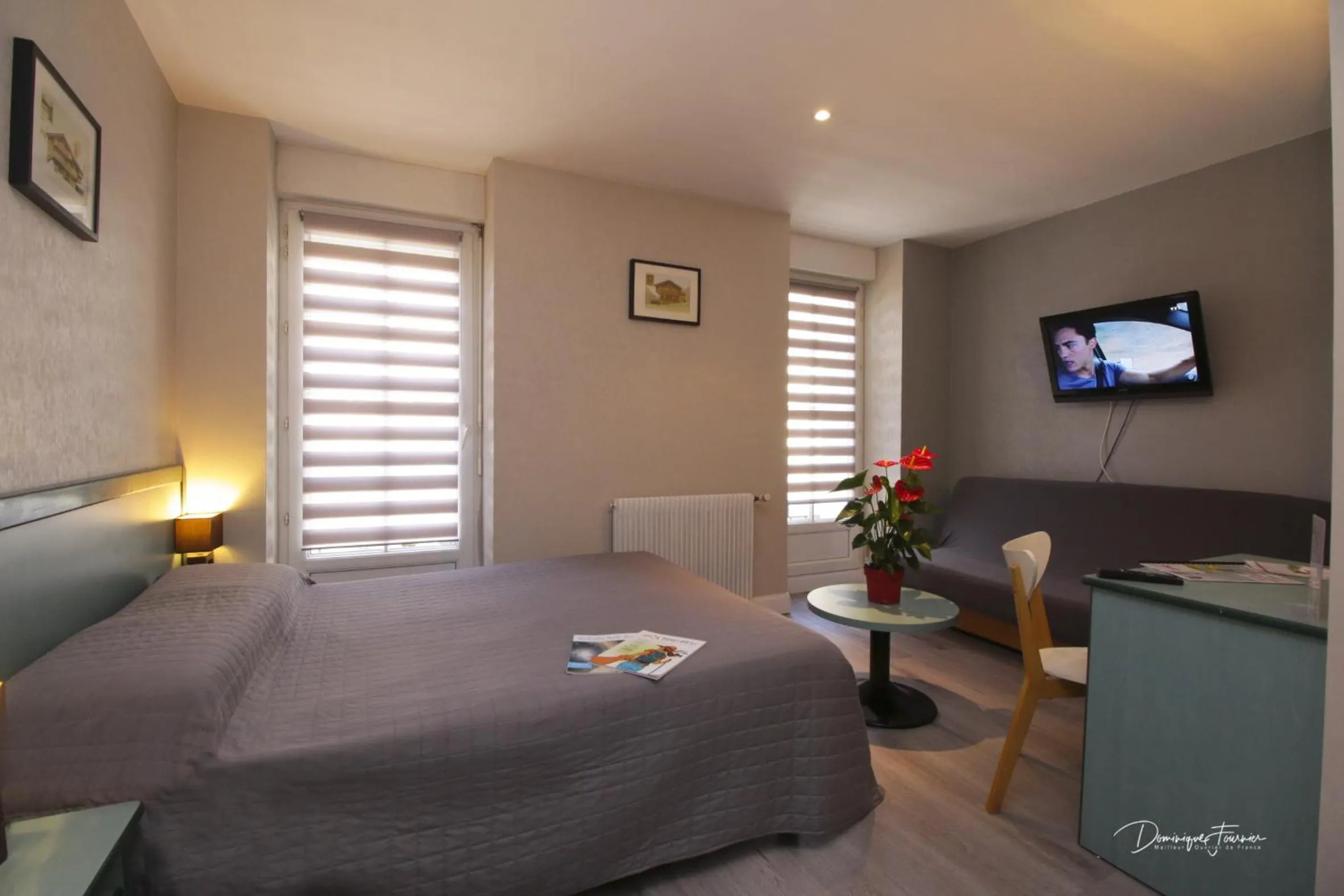 Bed in hotel des 2 nations