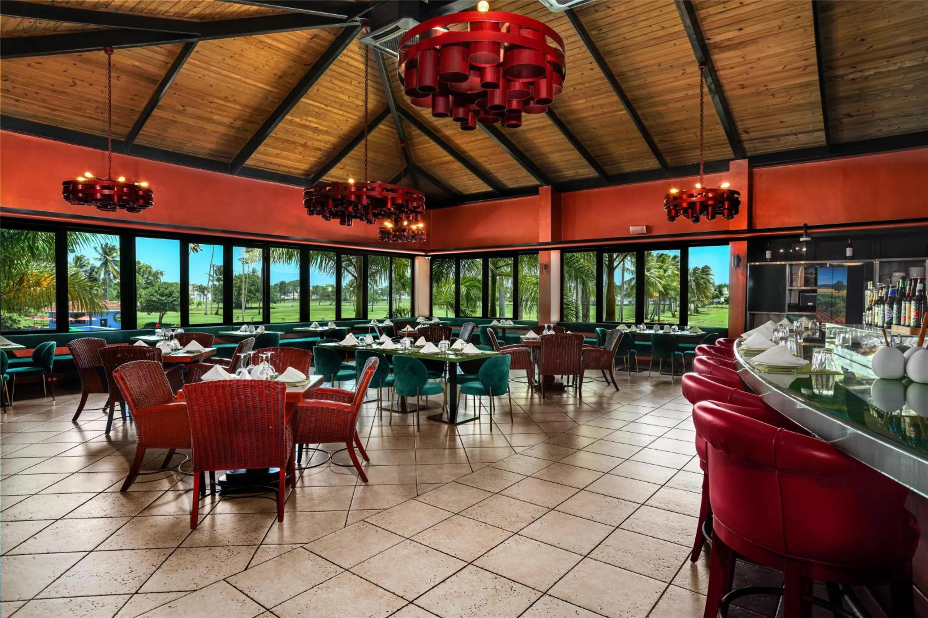Restaurant/places to eat in Embassy Suites by Hilton Dorado del Mar Beach Resort