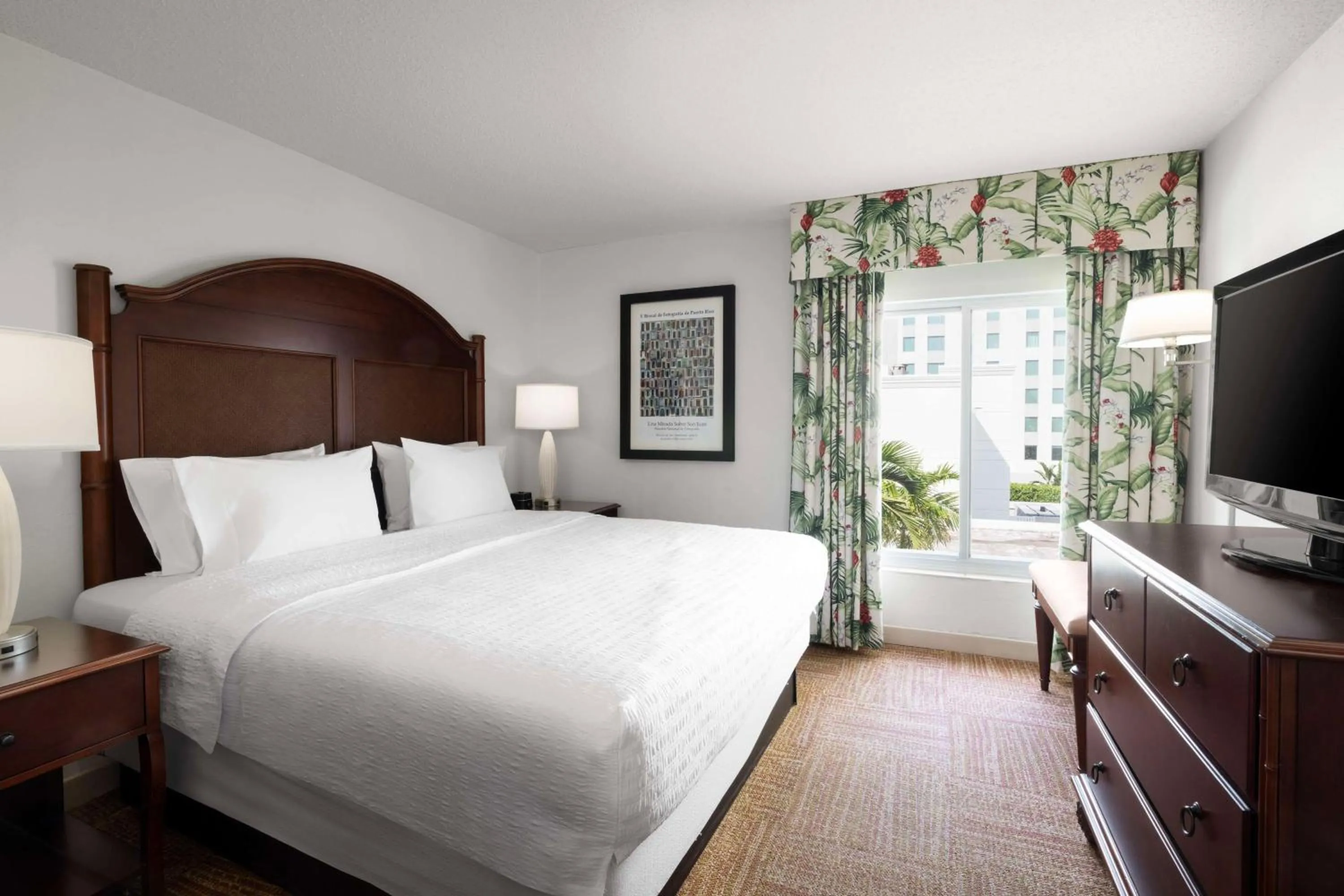 Bed in Hampton Inn & Suites San Juan