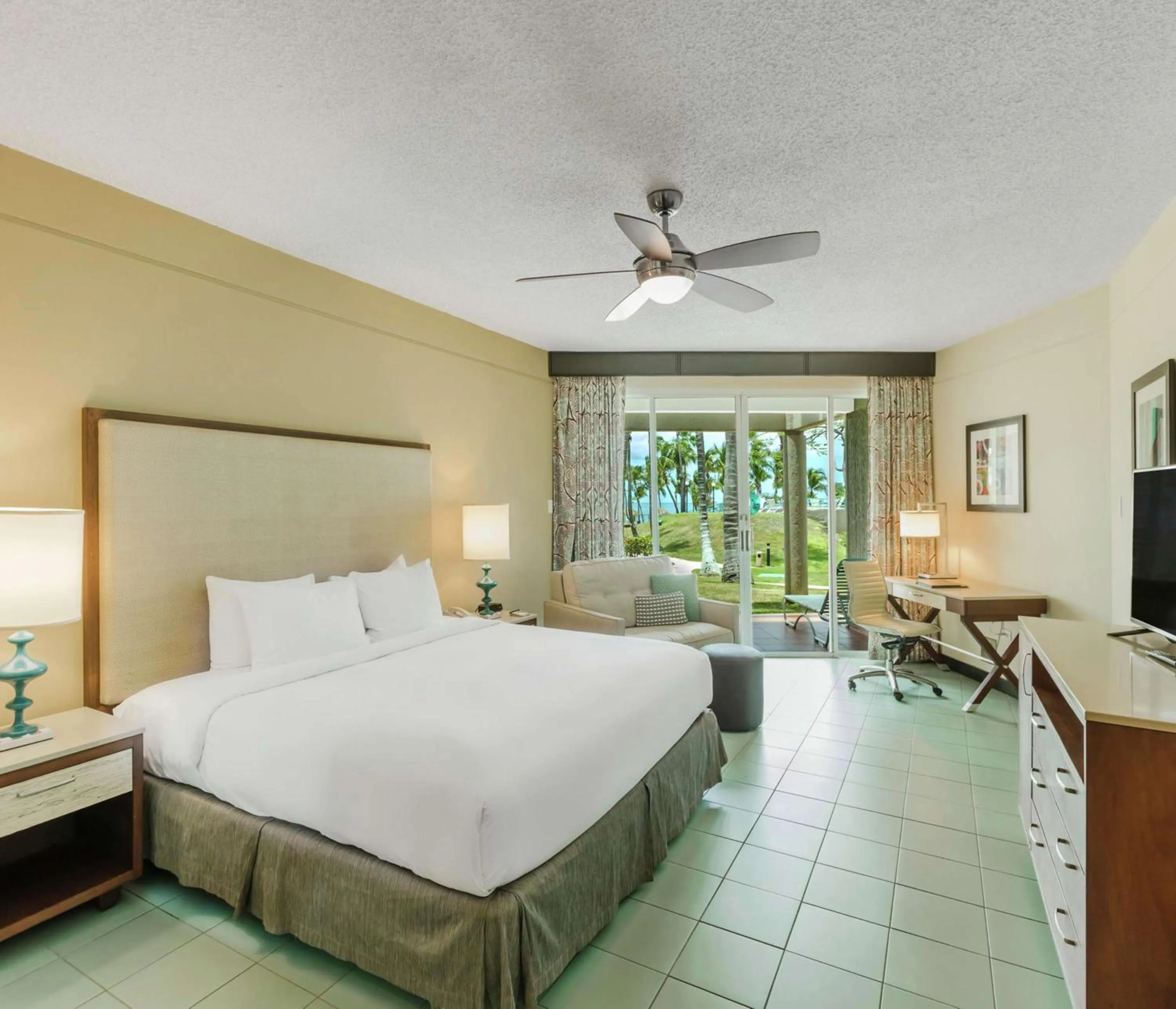 Bedroom, Bed in Hilton Ponce Golf & Casino Resort