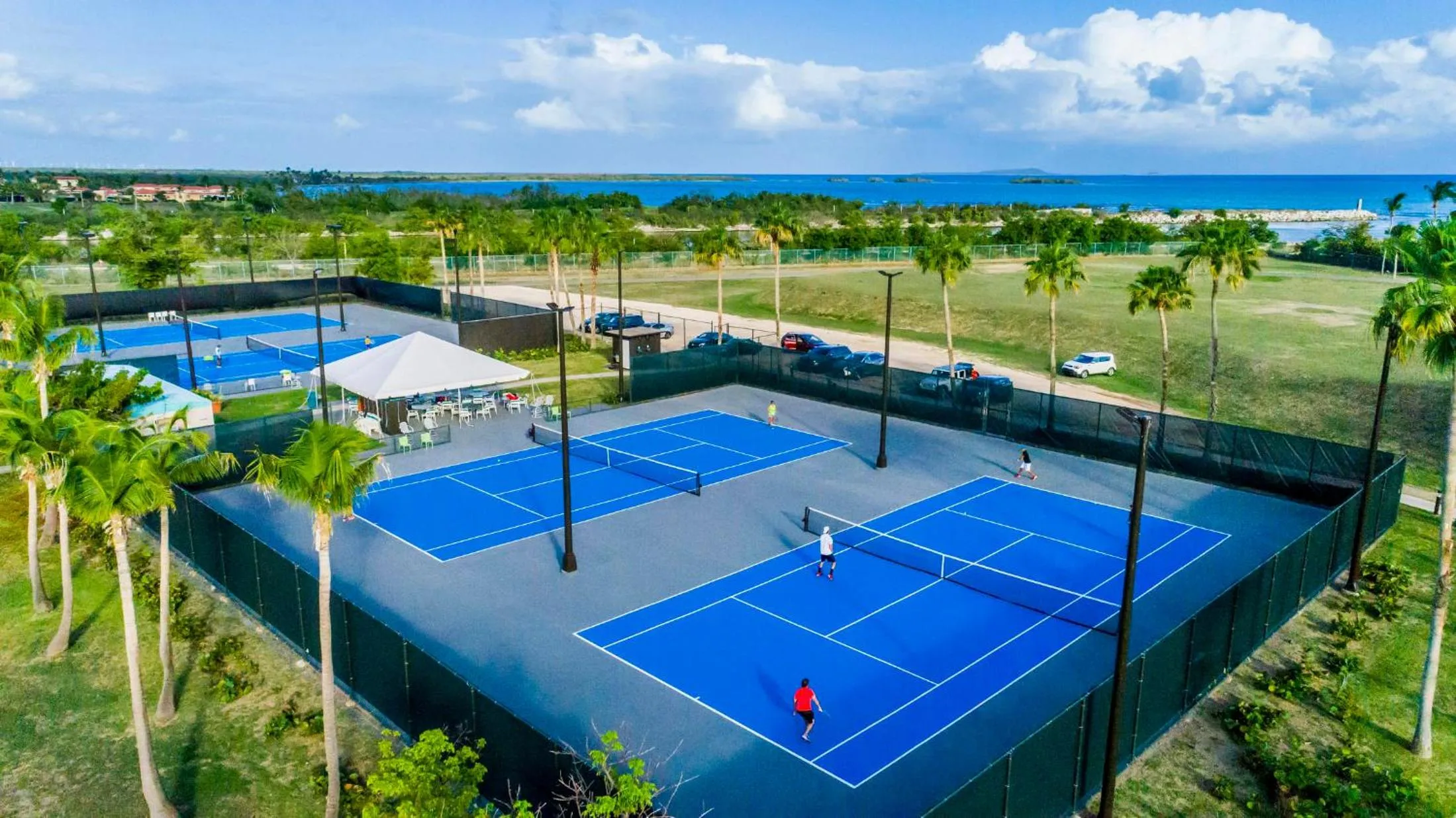 Tennis court in Hilton Ponce Golf & Casino Resort