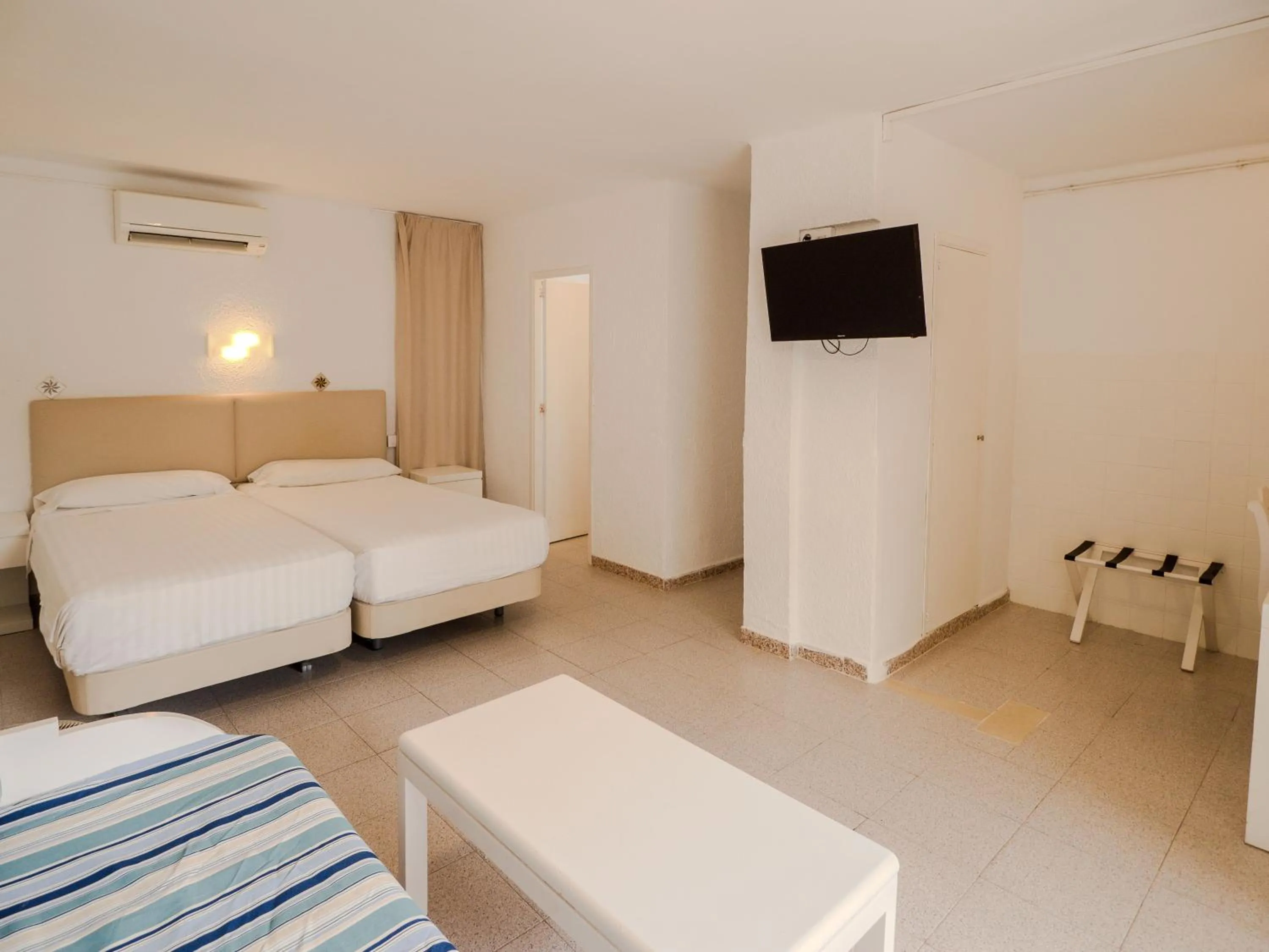 Property building, Bed in Sun Club El Dorado - All Inclusive