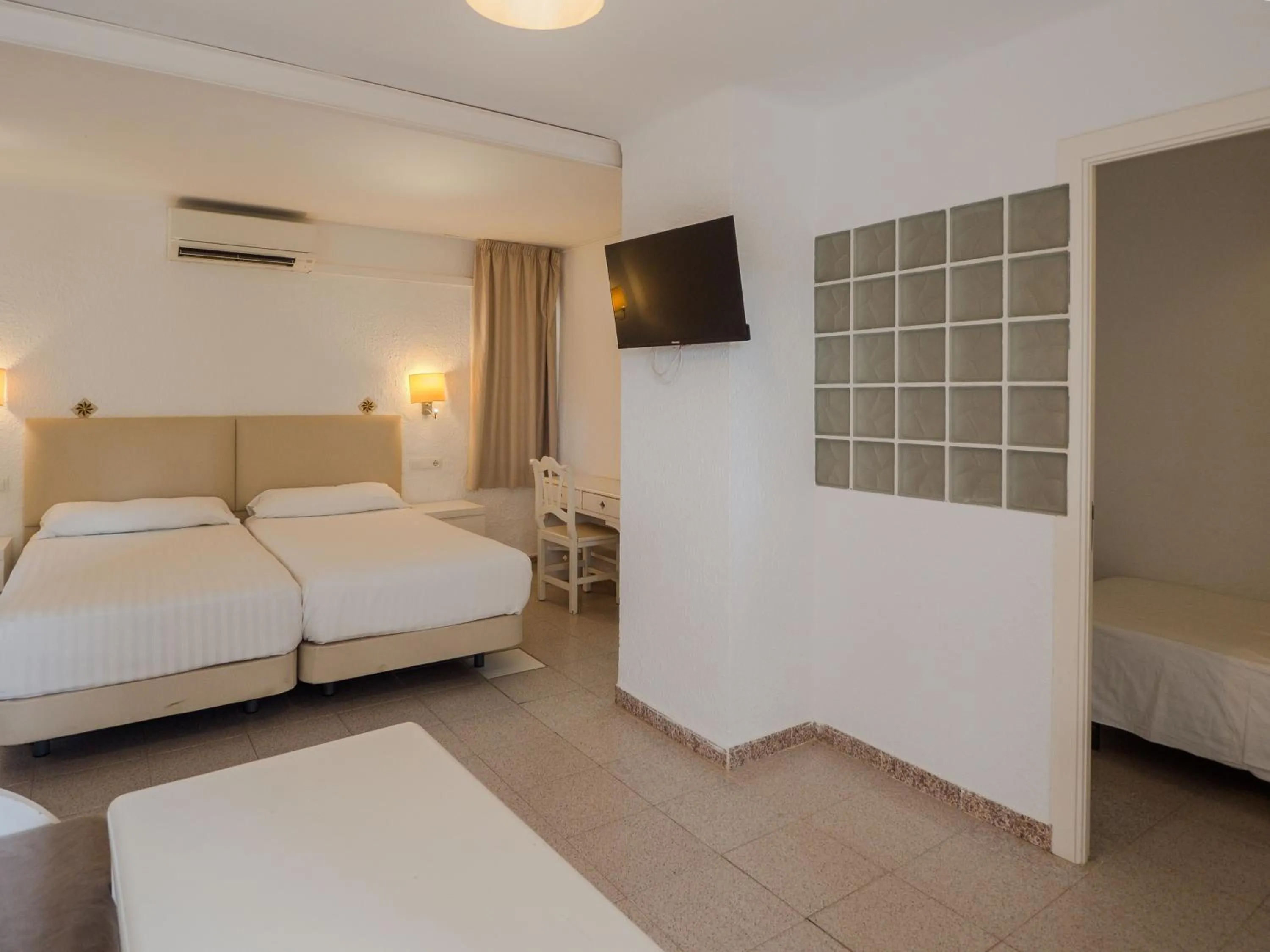 Property building, Bed in Sun Club El Dorado - All Inclusive