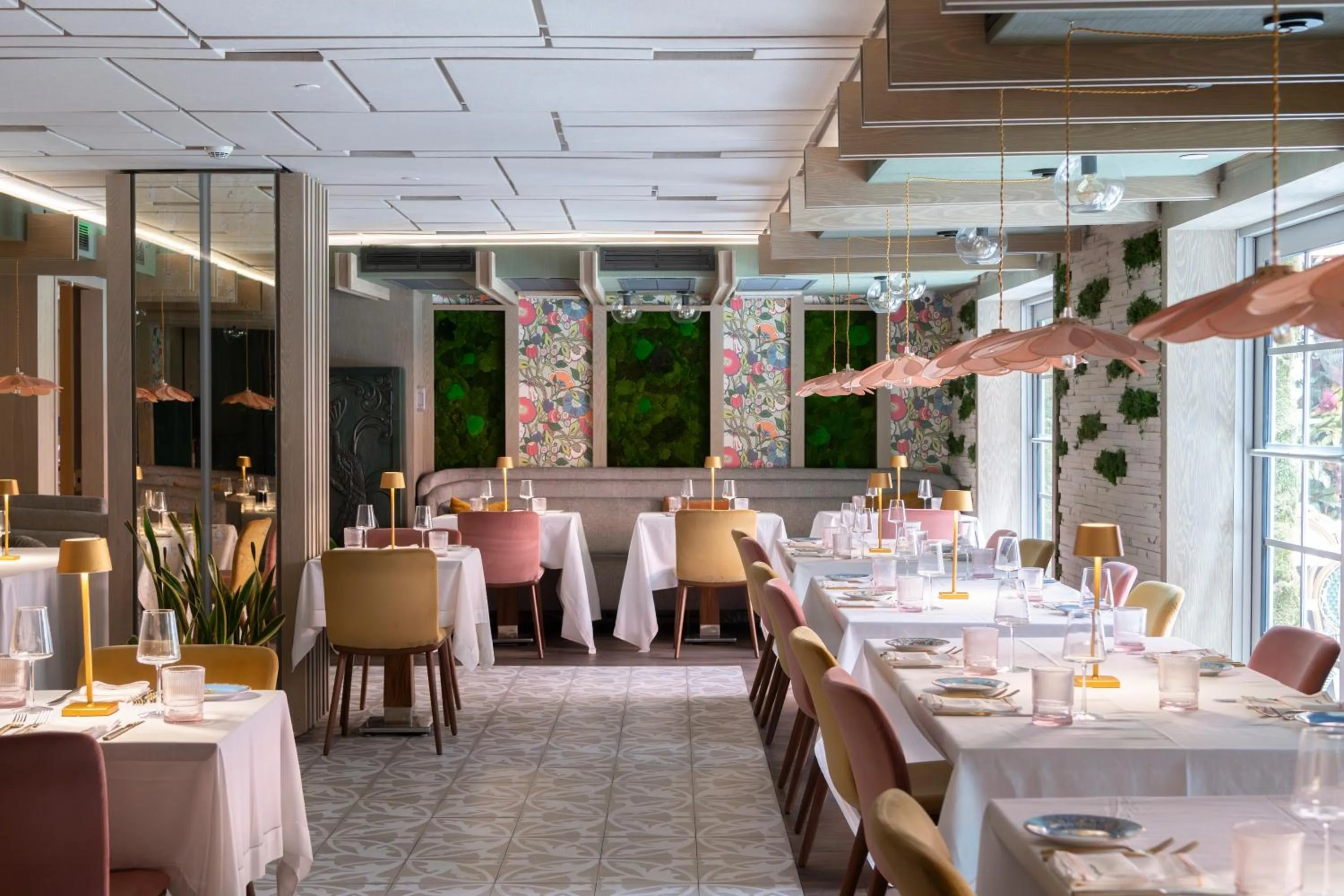 Restaurant/places to eat in Lennox Miami Beach