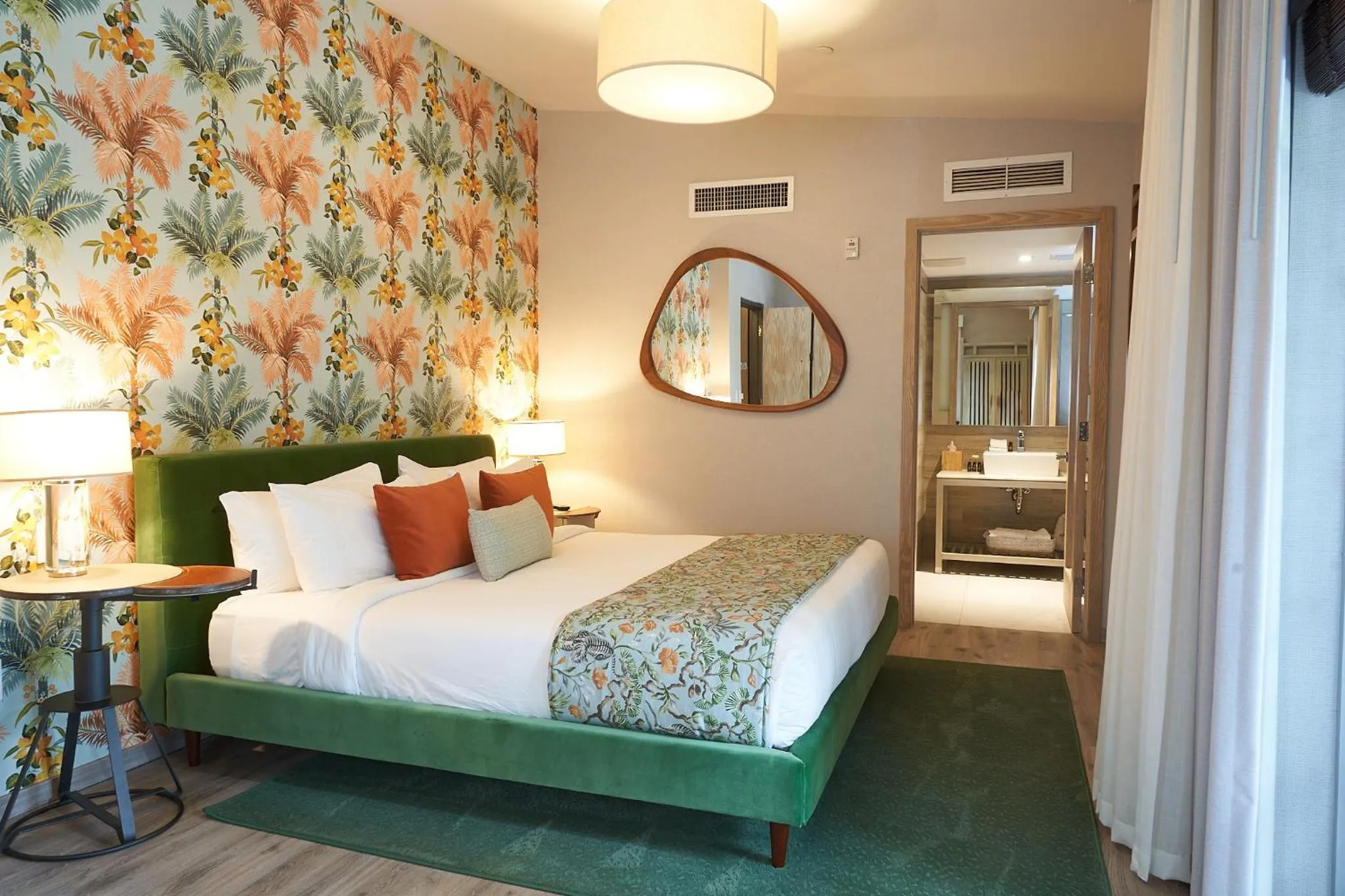 Bedroom, Bed in Lennox Miami Beach