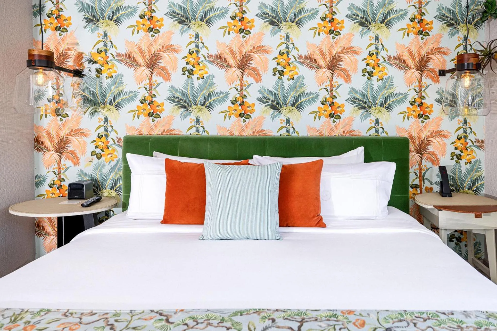 Bedroom, Bed in Lennox Miami Beach