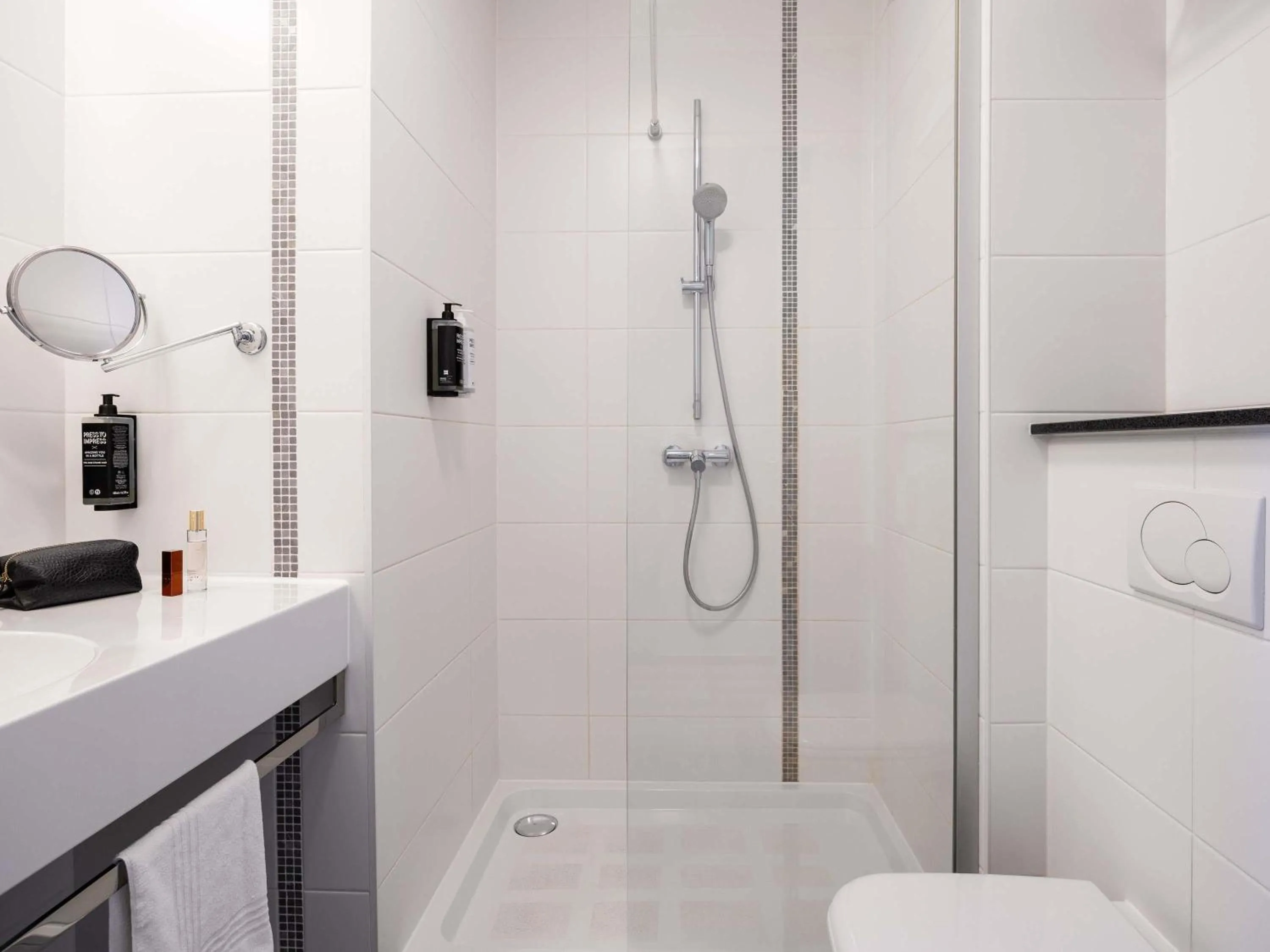 Bedroom in ibis Styles Hotel Brussels Centre Stéphanie