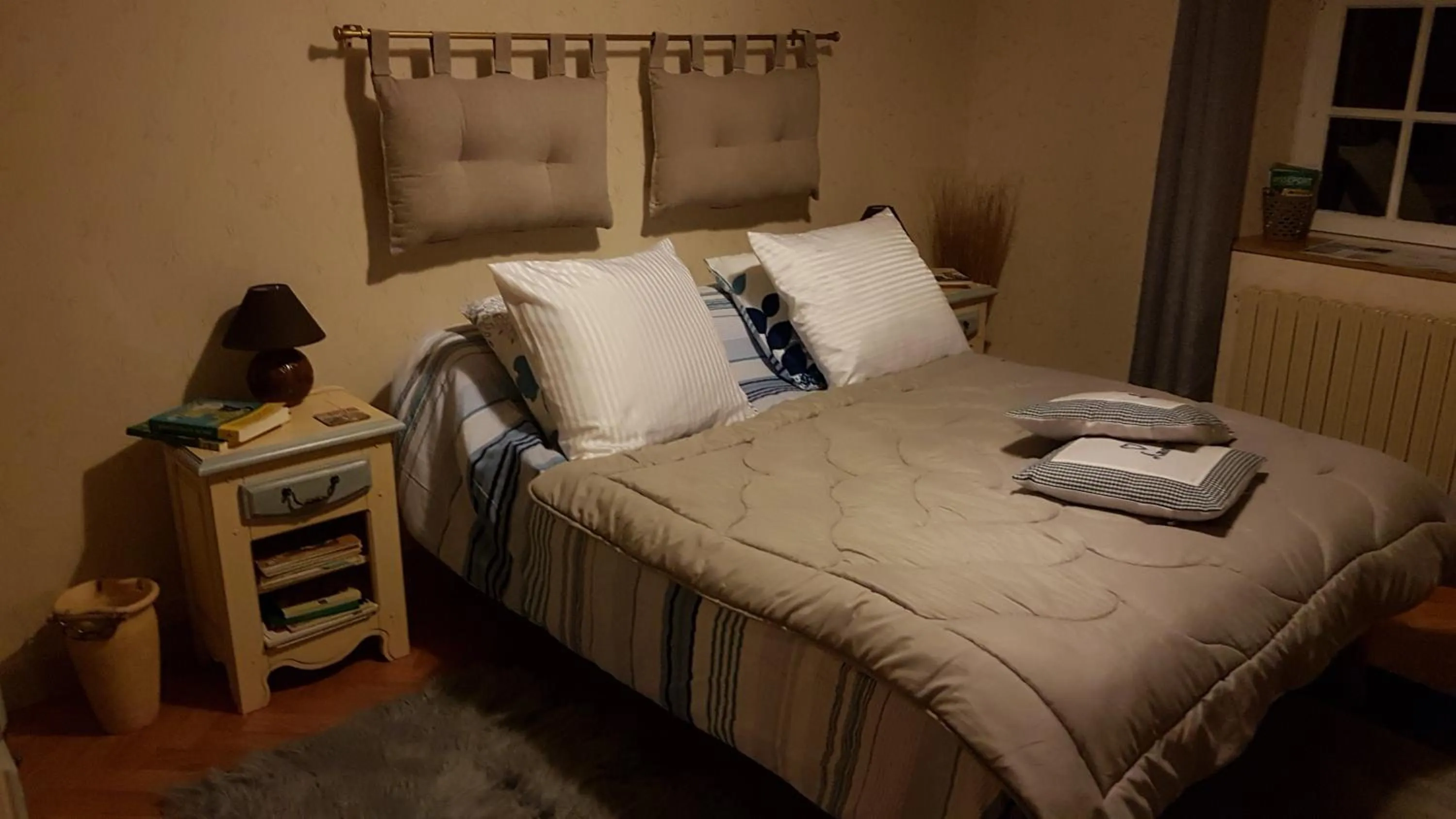 Photo of the whole room, Bed in Le Vitard