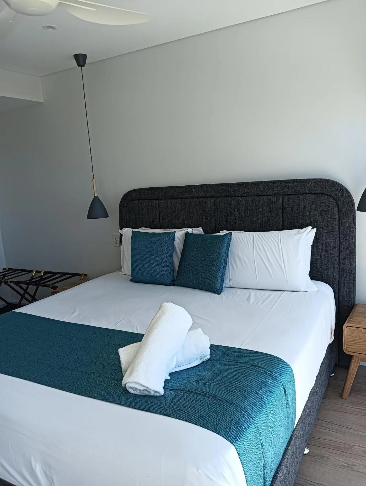 Bedroom, Bed in Kirra Surf Apartments