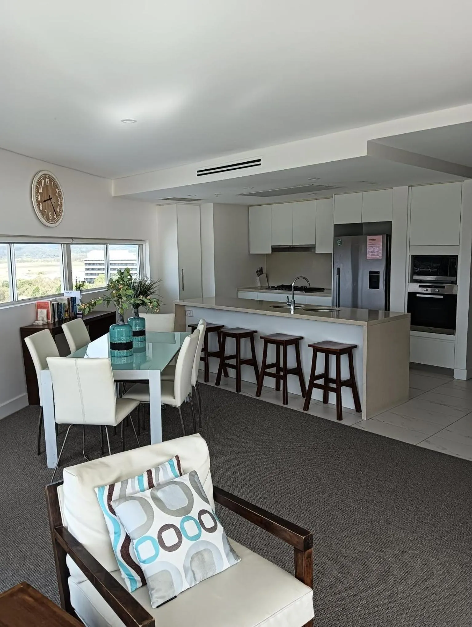 Dining area in Kirra Surf Apartments