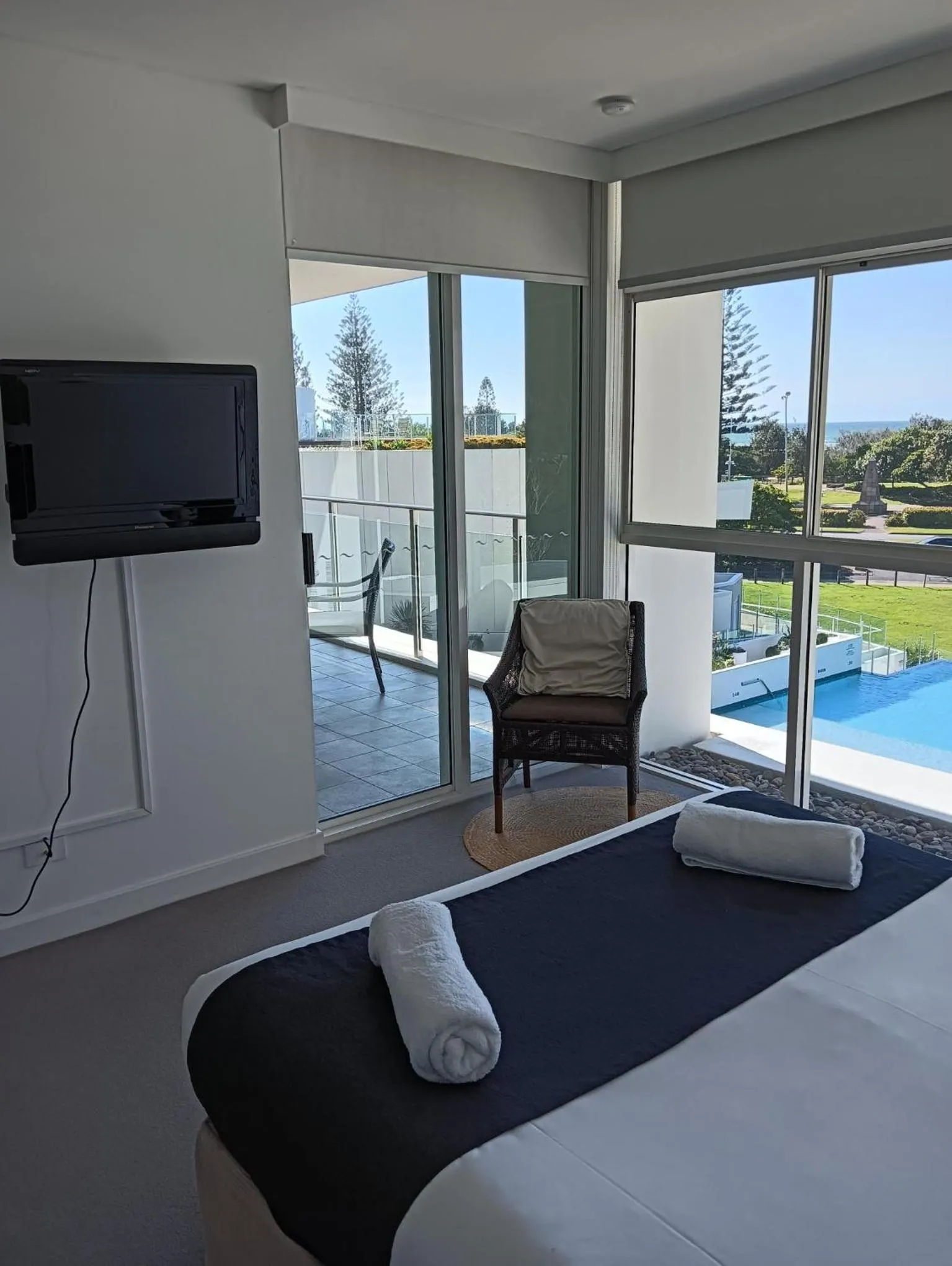 Bedroom, Bed in Kirra Surf Apartments