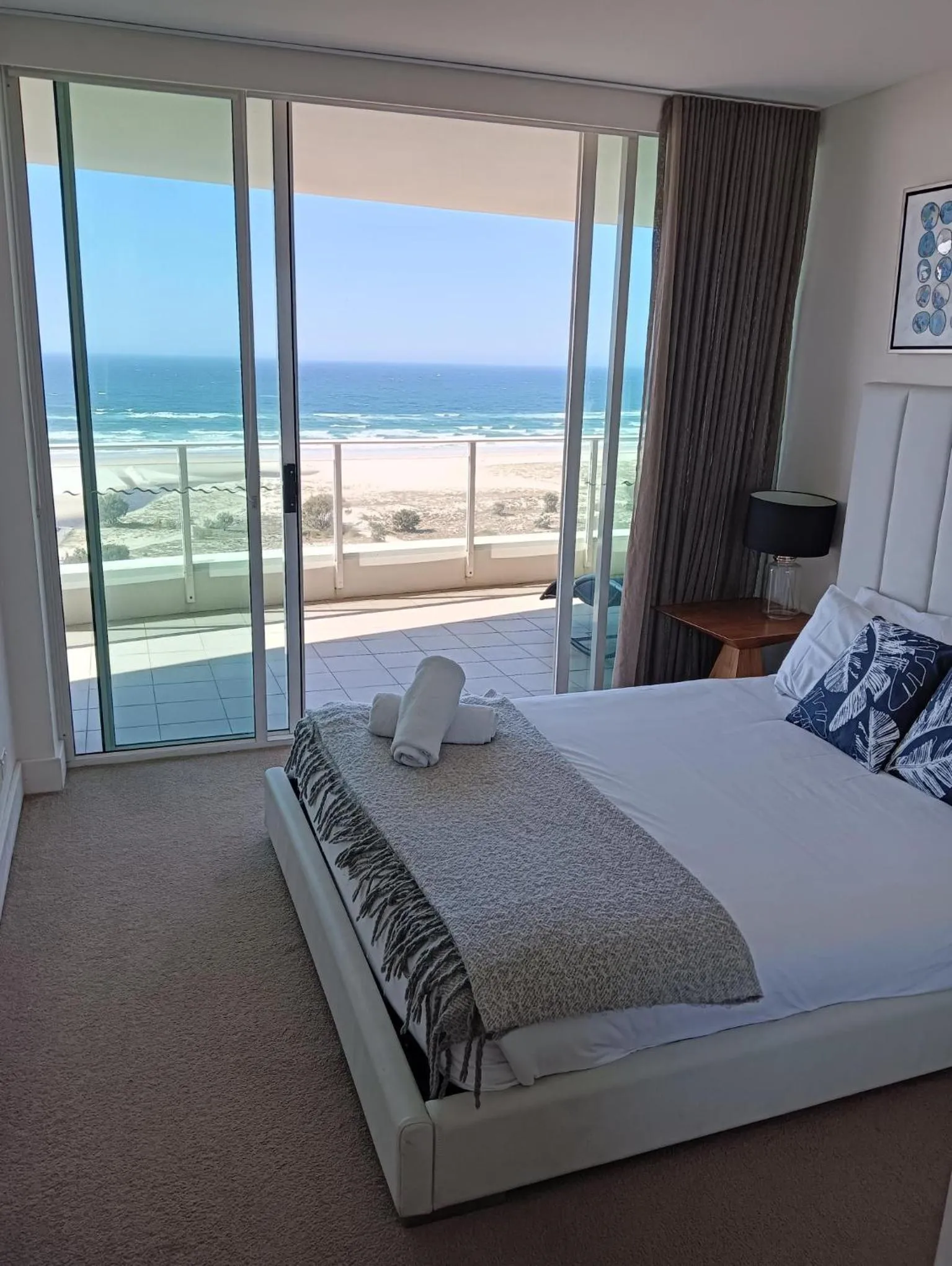 Bedroom, Bed in Kirra Surf Apartments