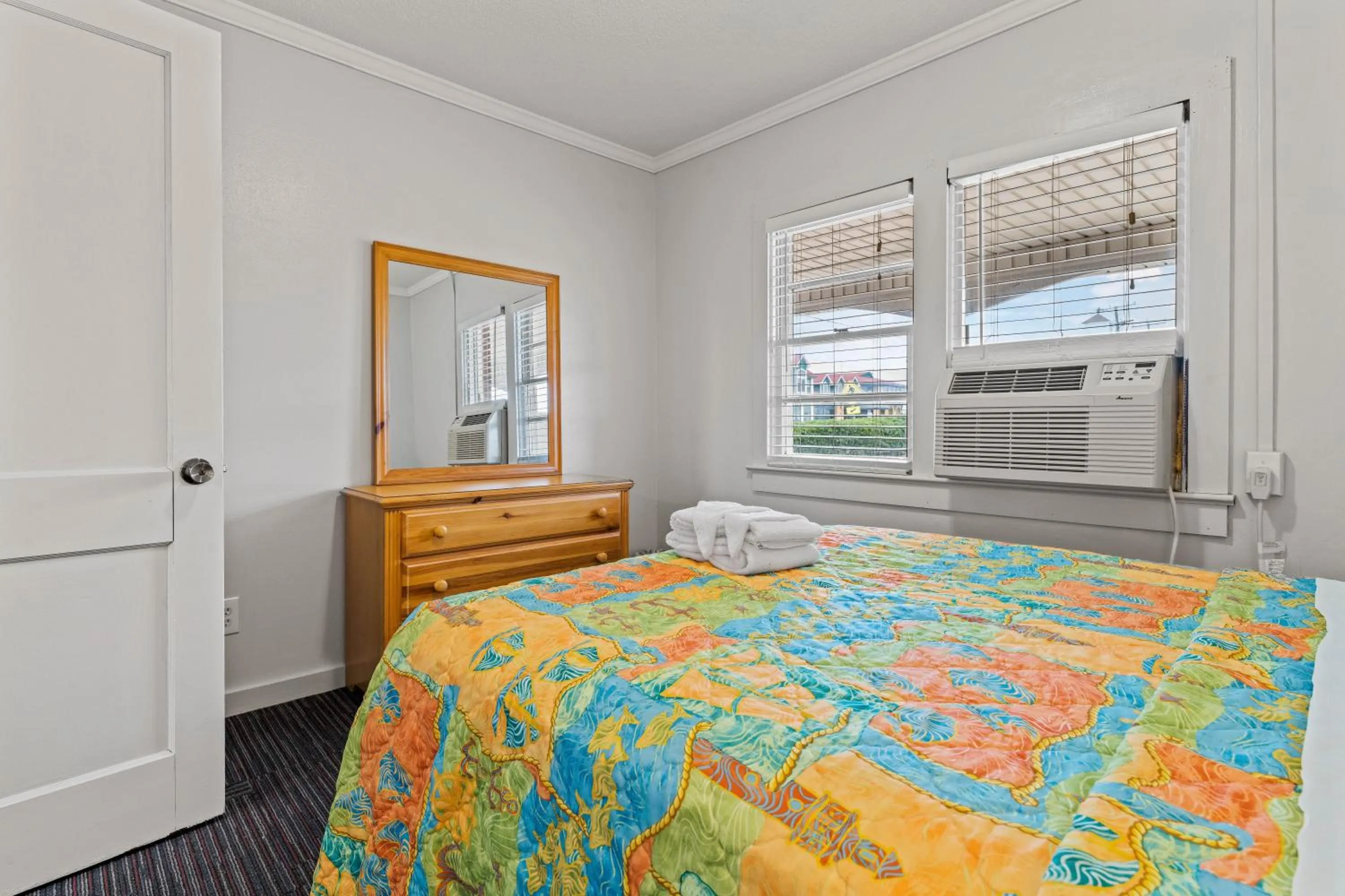 Bed in Cavalier by the Sea