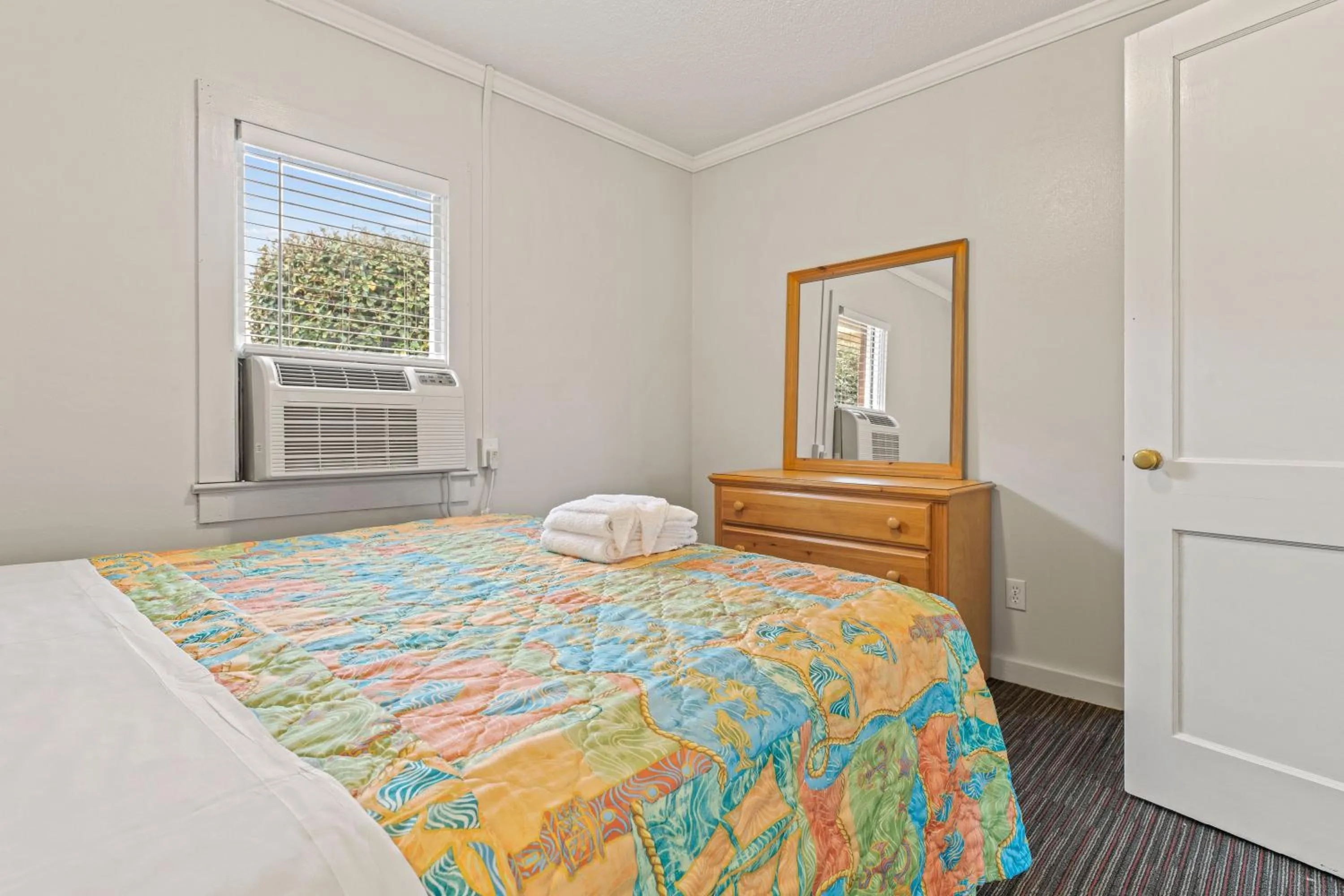 Bed in Cavalier by the Sea