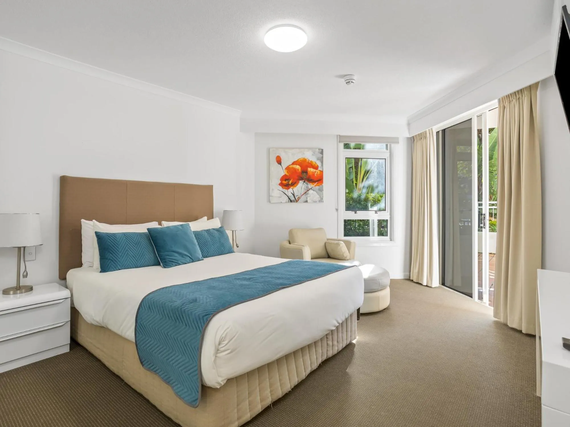 Bedroom, Bed in ULTIQA Burleigh Mediterranean Resort