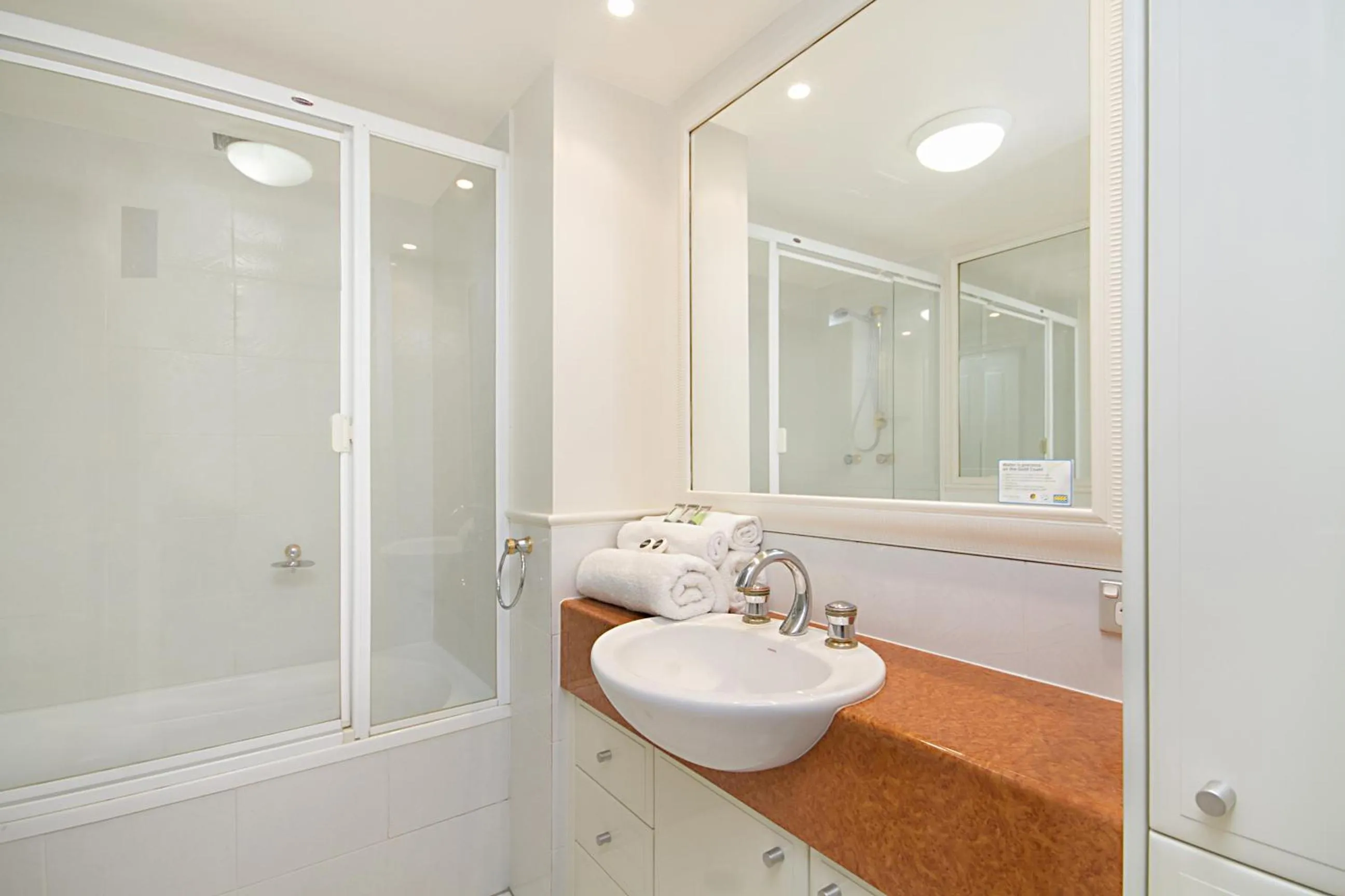 Bathroom in ULTIQA Burleigh Mediterranean Resort