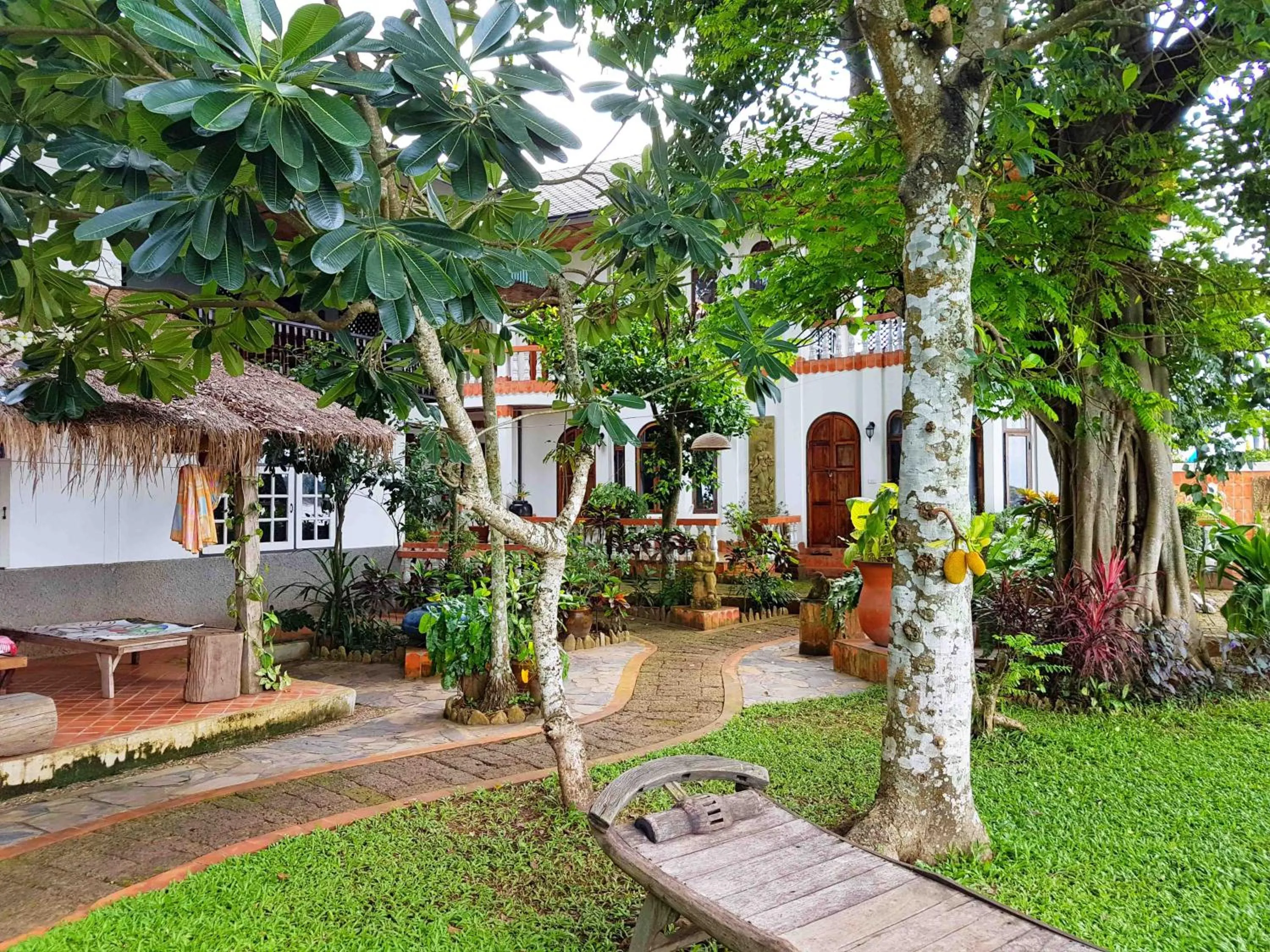 Facade/entrance in Mut Mee Garden Guest House