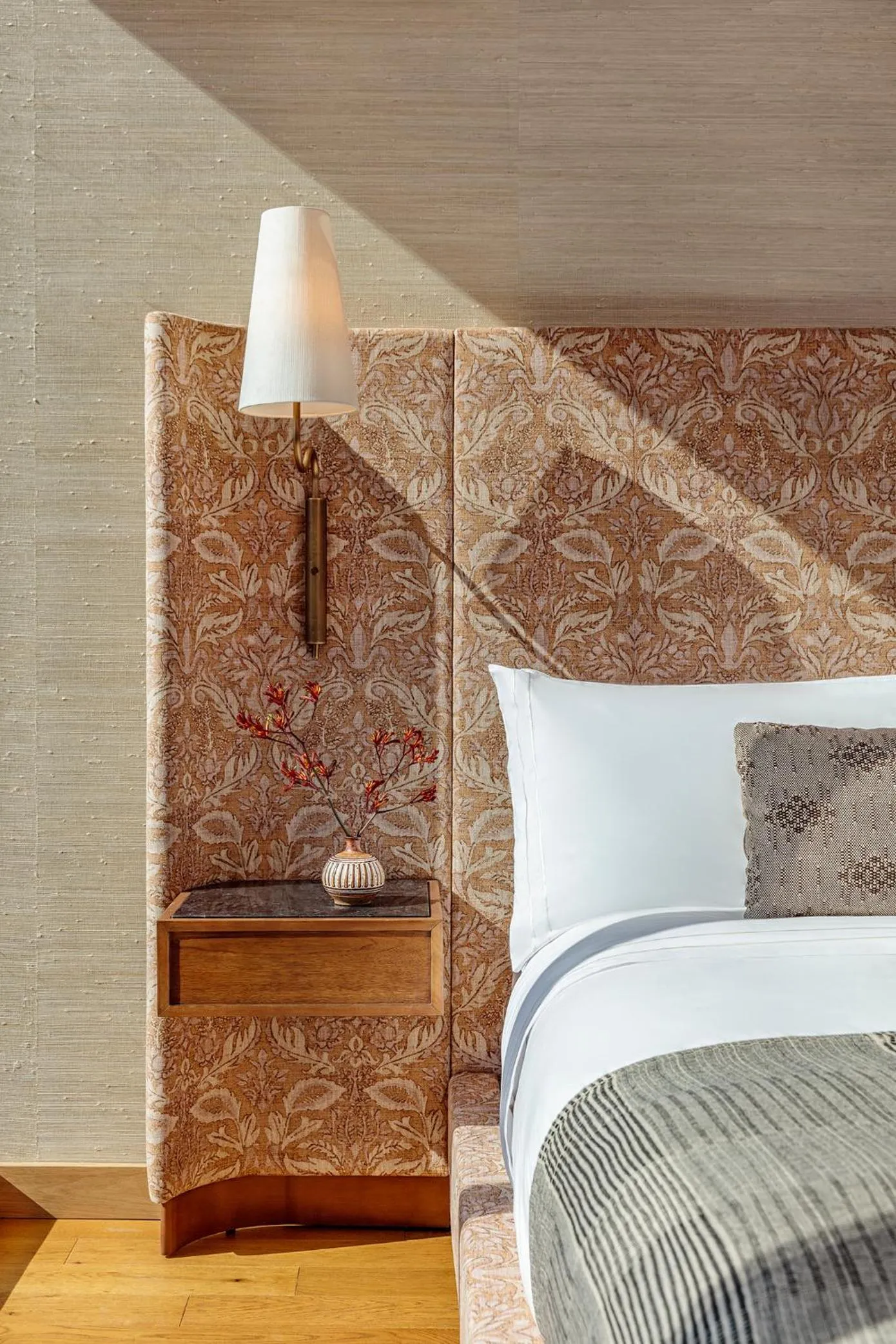 Bed in Austin Proper Hotel, a Member of Design Hotels