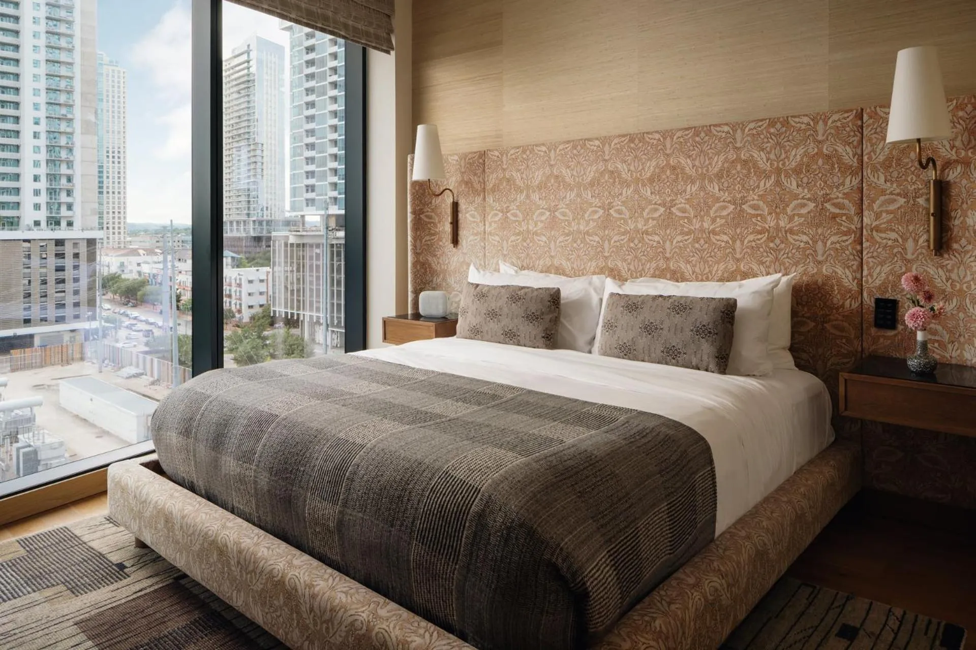 Bed in Austin Proper Hotel, a Member of Design Hotels